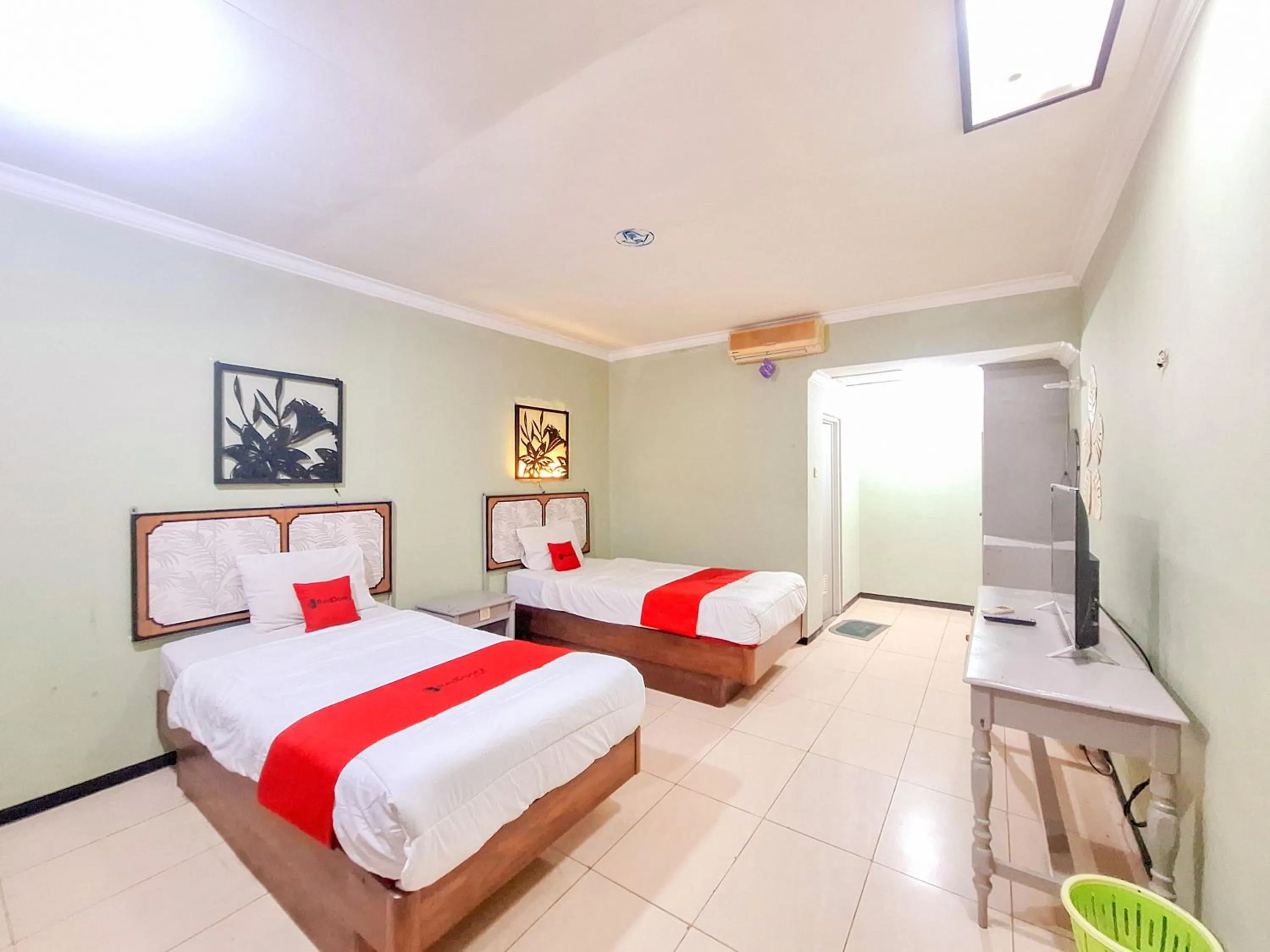 Standard Twin Room in RedDoorz near Stadion Semeru Lumajang Jawa Timur