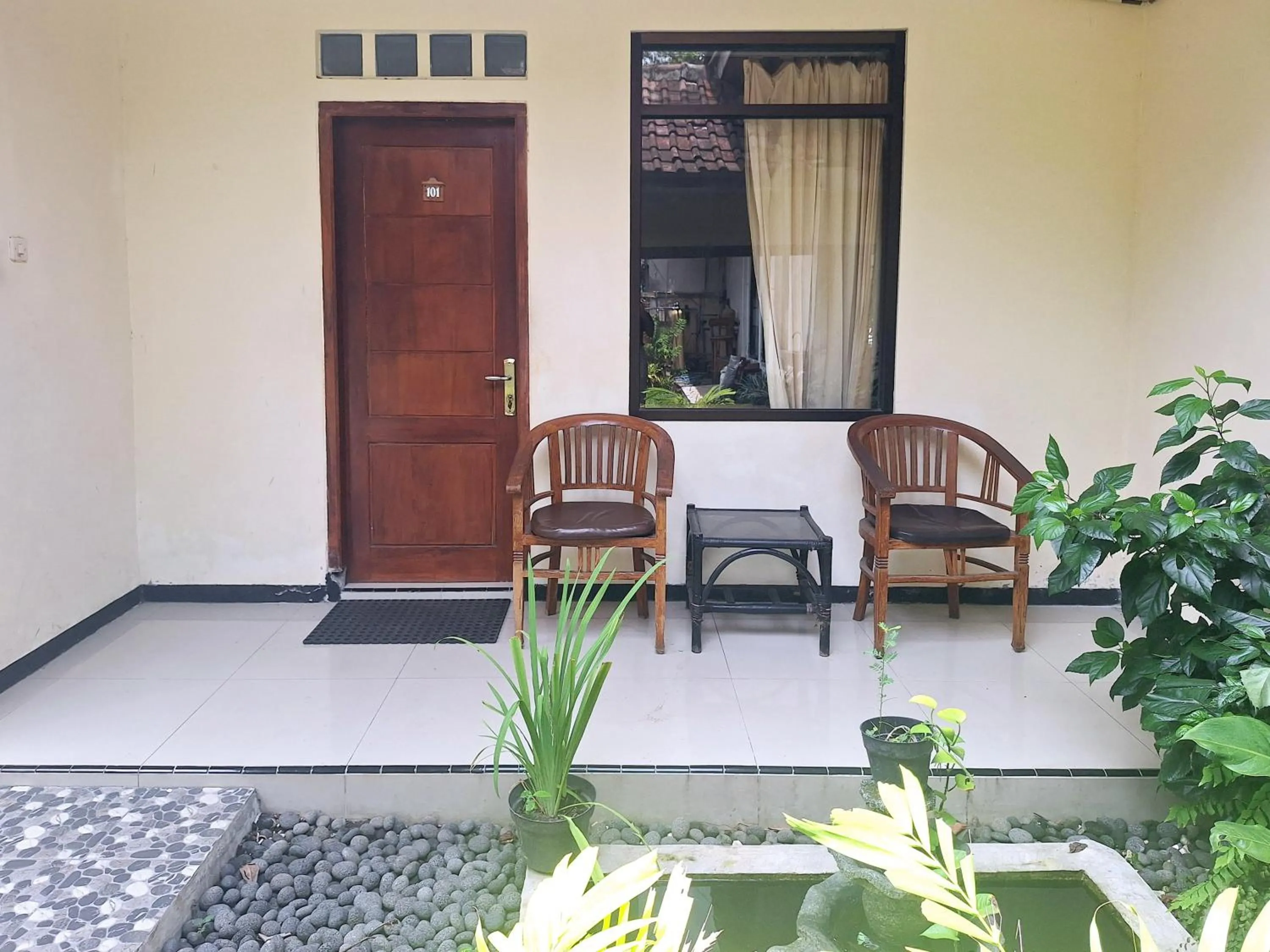Balcony/Terrace in RedDoorz near Stadion Semeru Lumajang Jawa Timur