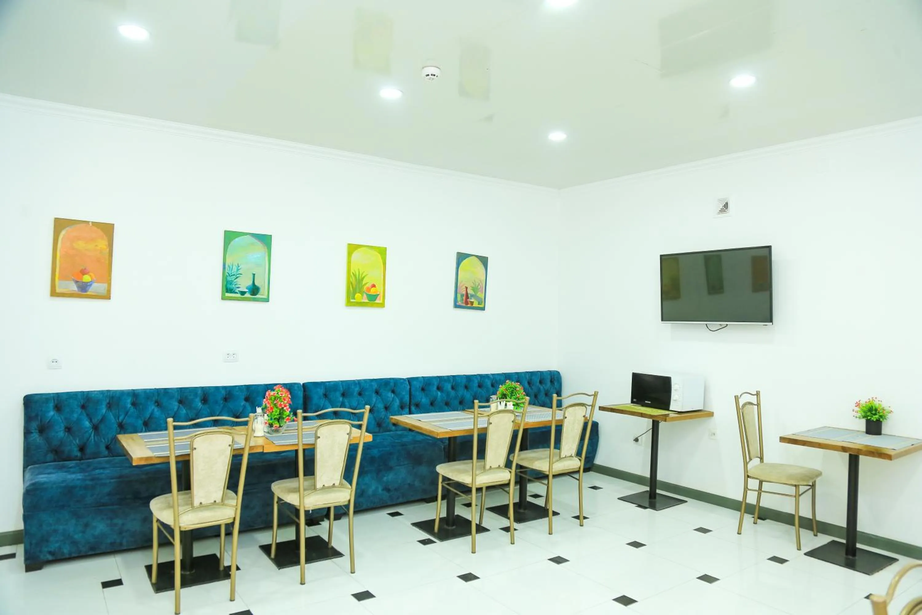 Restaurant/places to eat in ART SAMARQAND hotel