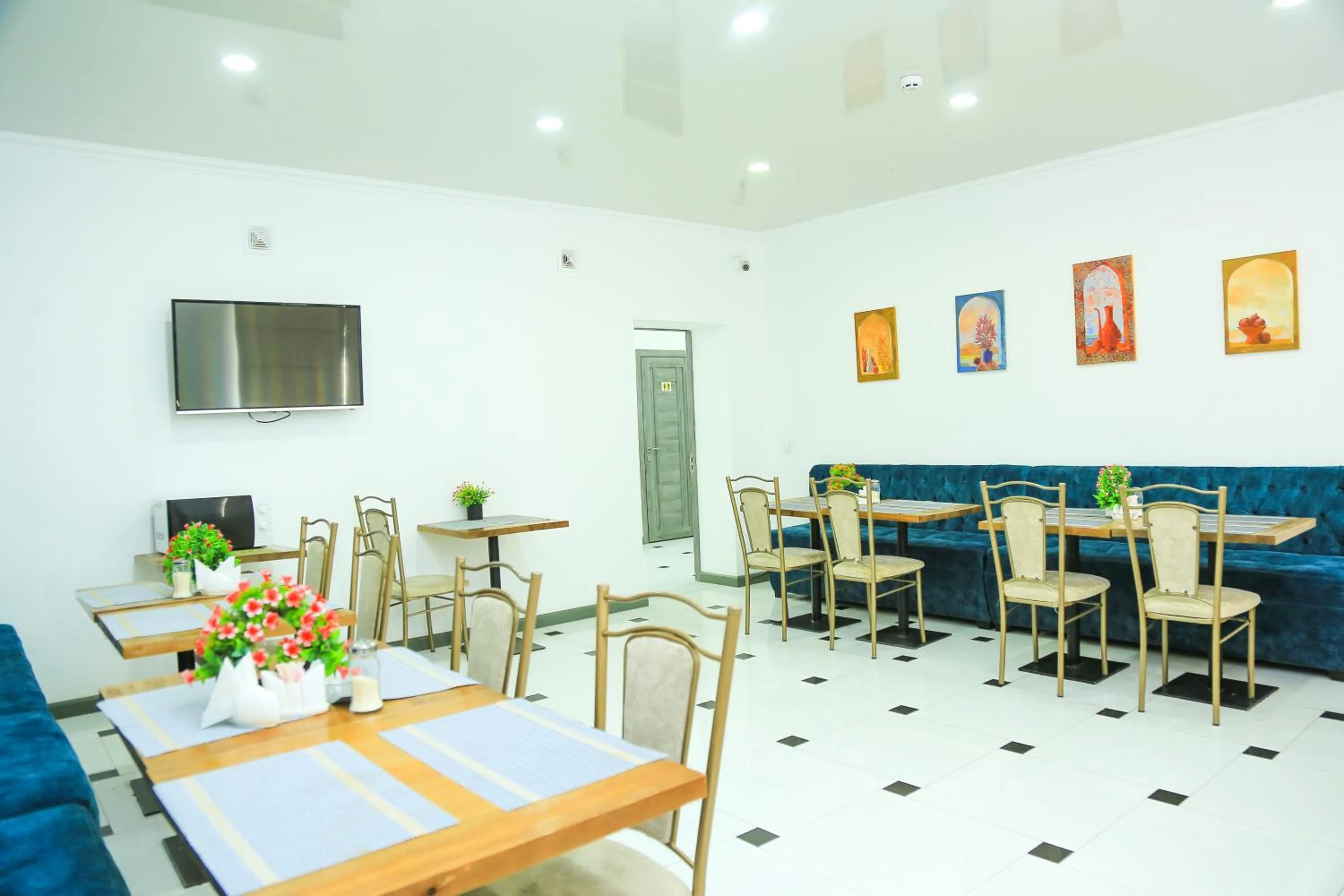 Restaurant/places to eat in ART SAMARQAND hotel