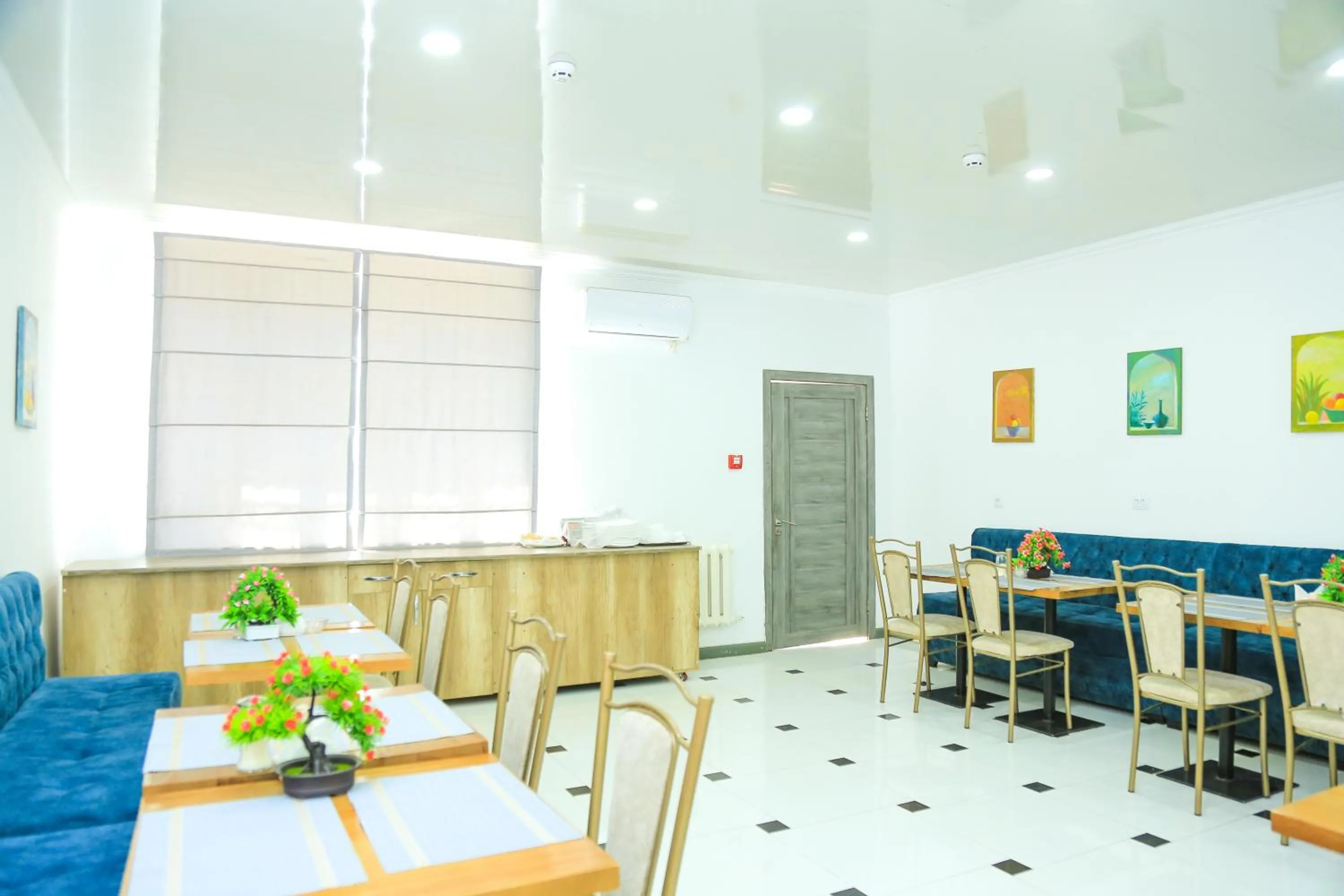 Restaurant/places to eat in ART SAMARQAND hotel