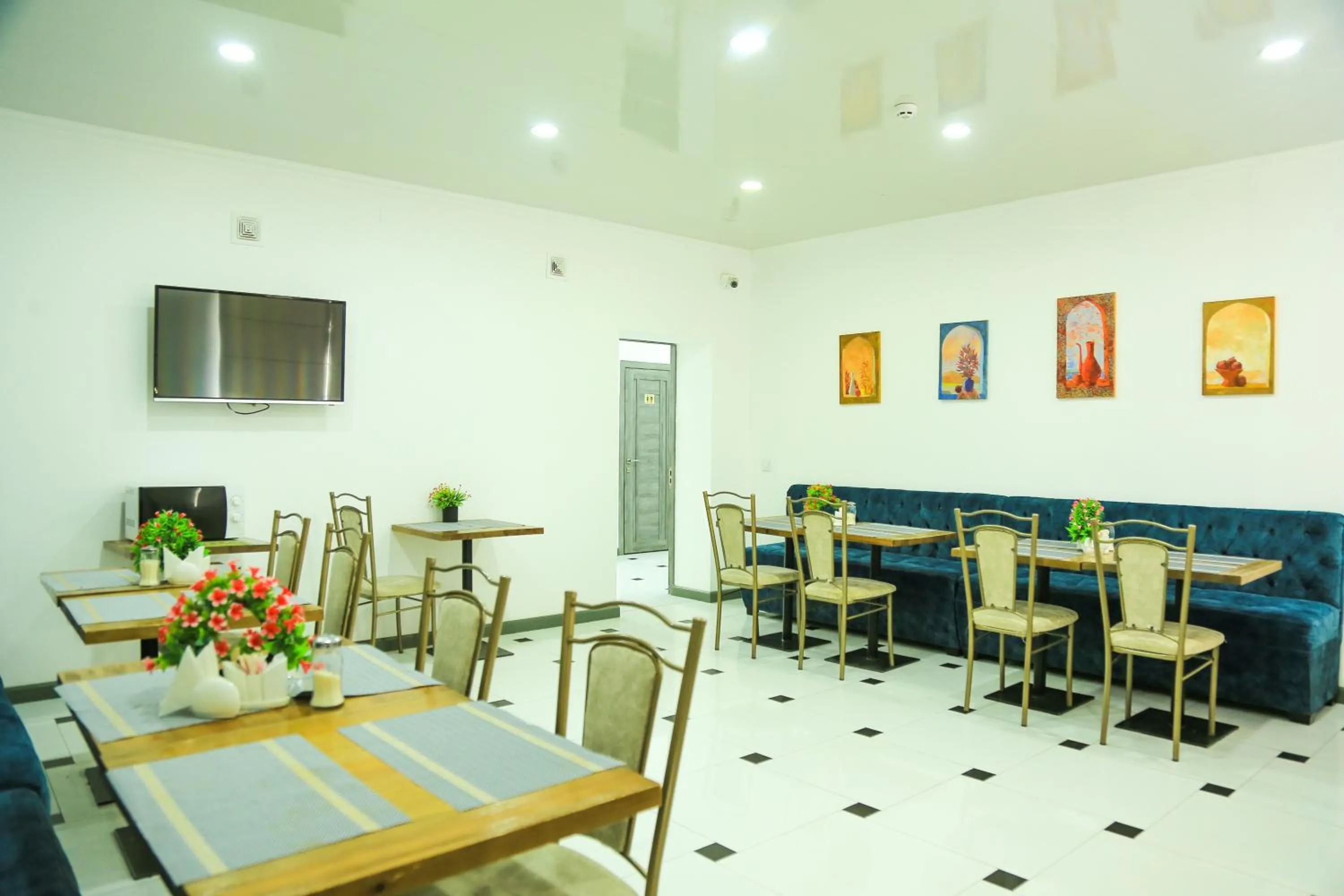 Restaurant/places to eat in ART SAMARQAND hotel