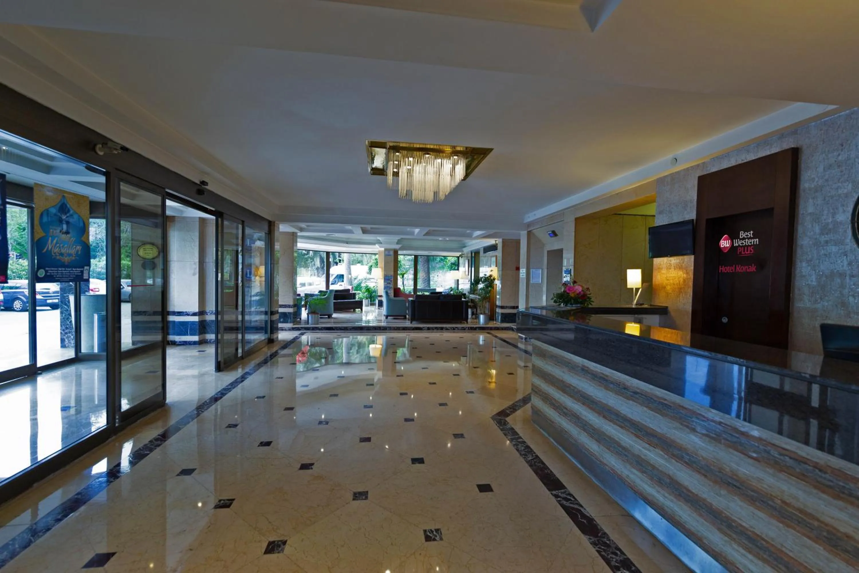 Lobby or reception in Best Western Plus Hotel Konak