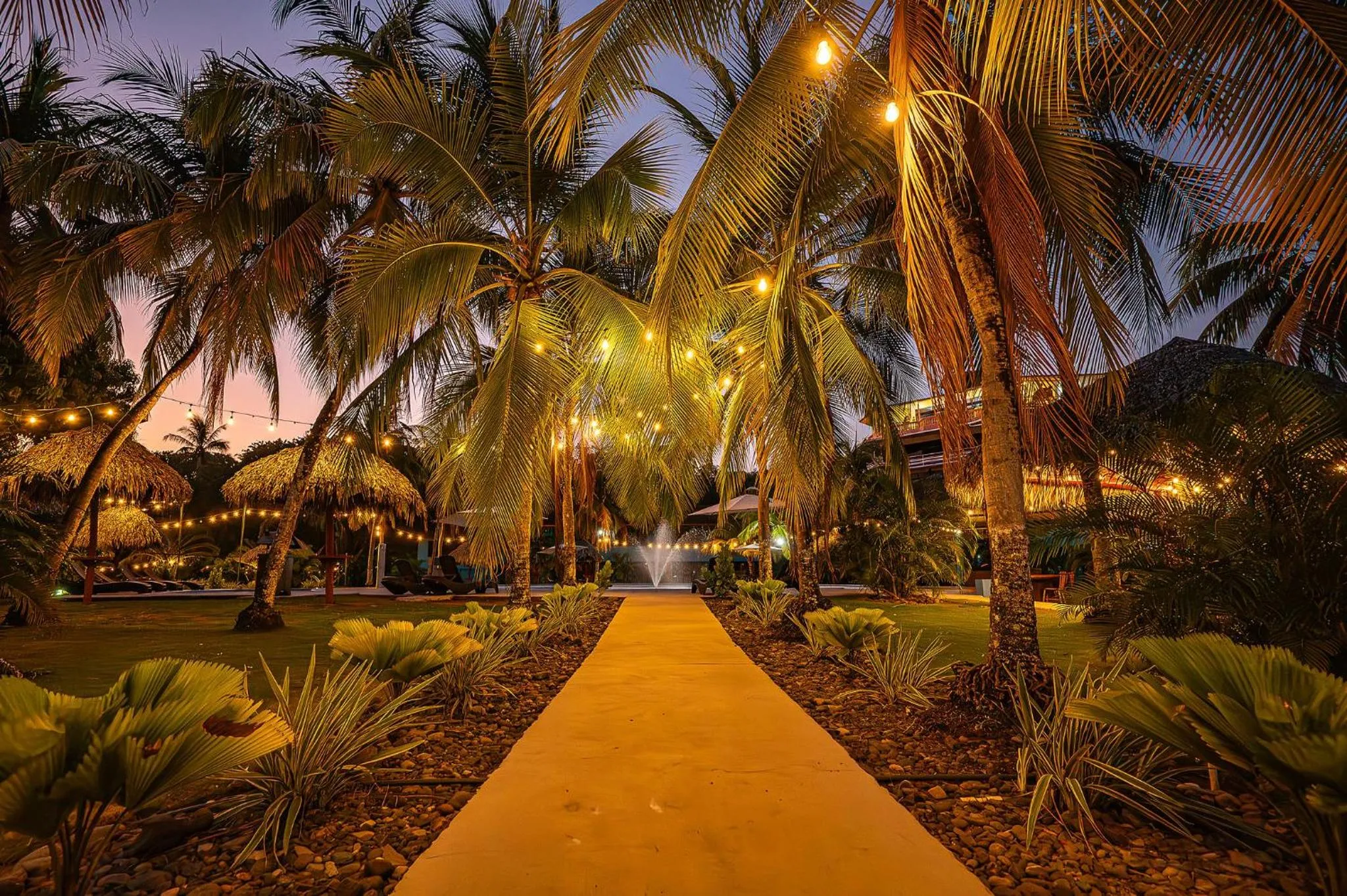 Night in Beach Break Resort & CR Surf Camp