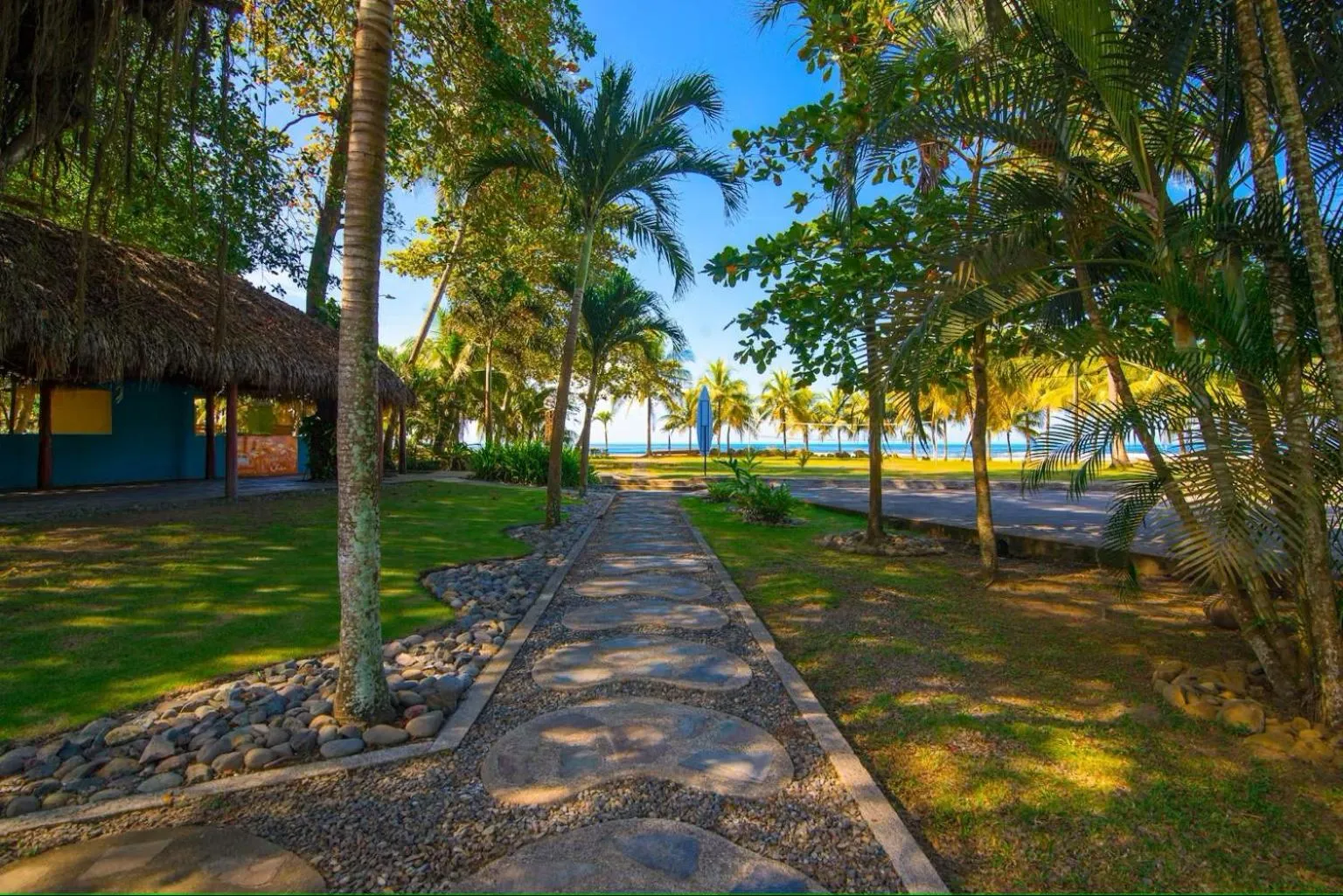 Beach Break Resort & CR Surf Camp