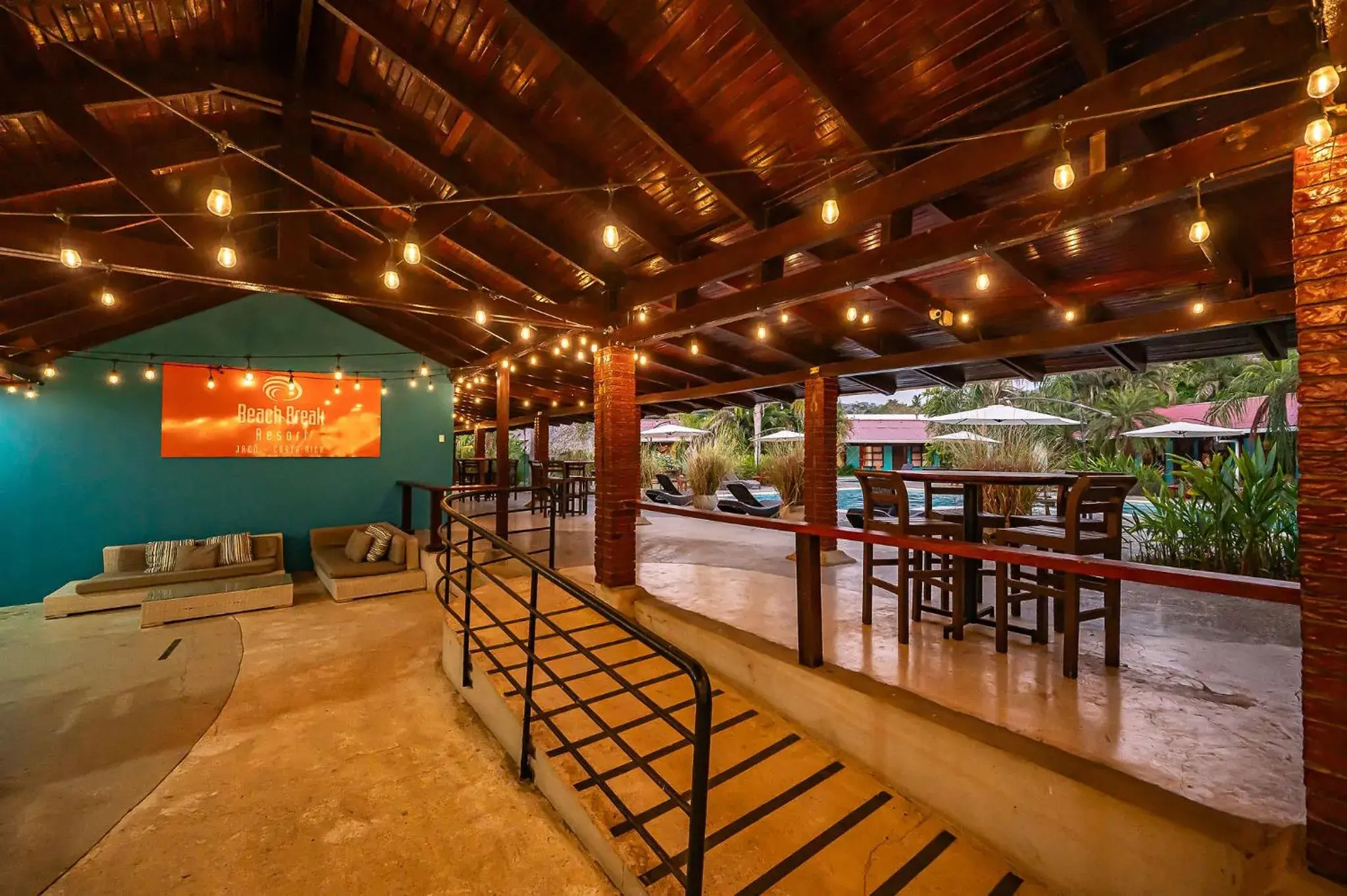 Standard Queen Room with Two Queen Beds + 1 surf lesson per day in Beach Break Resort & CR Surf Camp Standard Queen Room with Two Queen Beds + 1 surf lesson per day in Beach Break Resort & CR Surf Camp