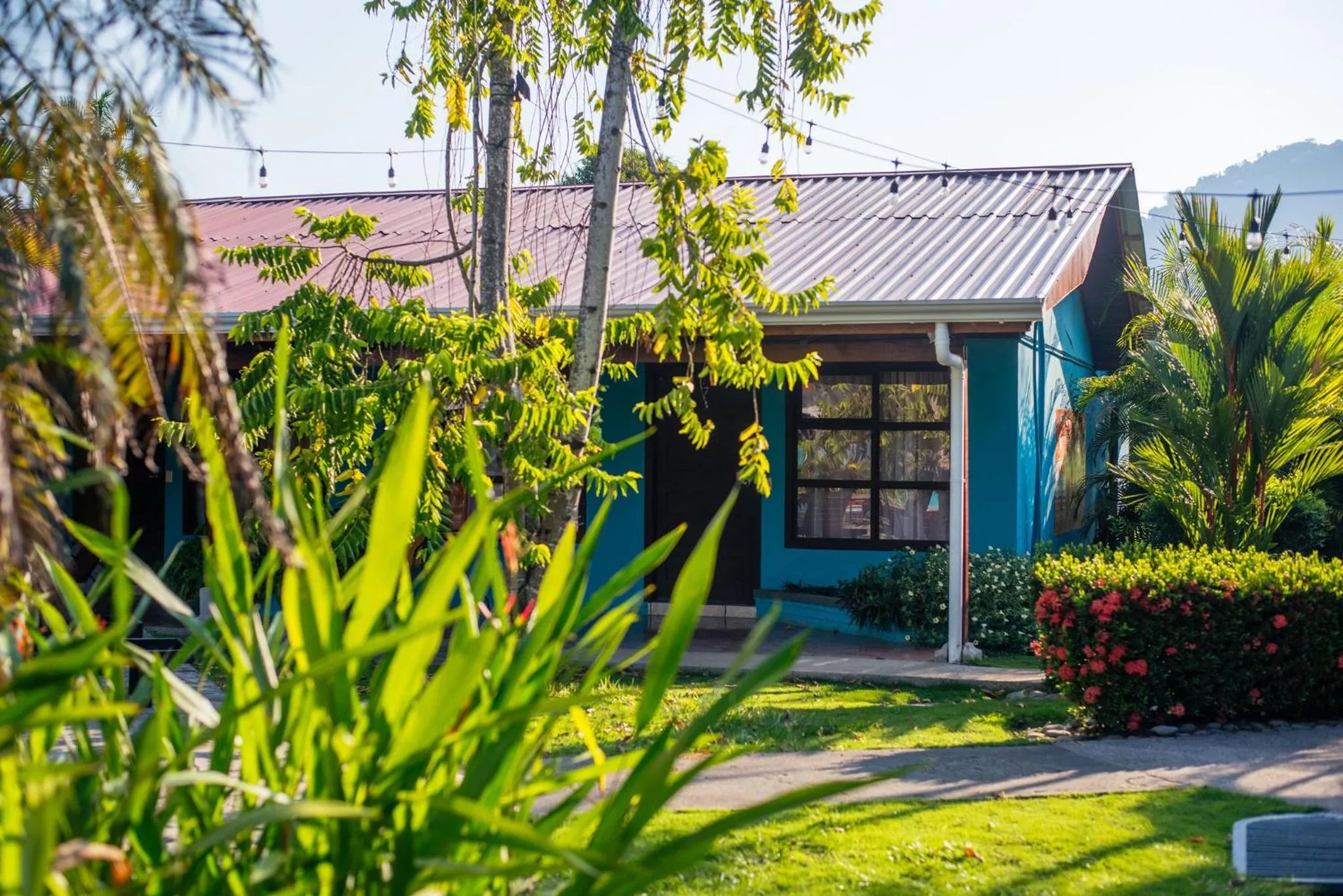 Beach Break Resort & CR Surf Camp