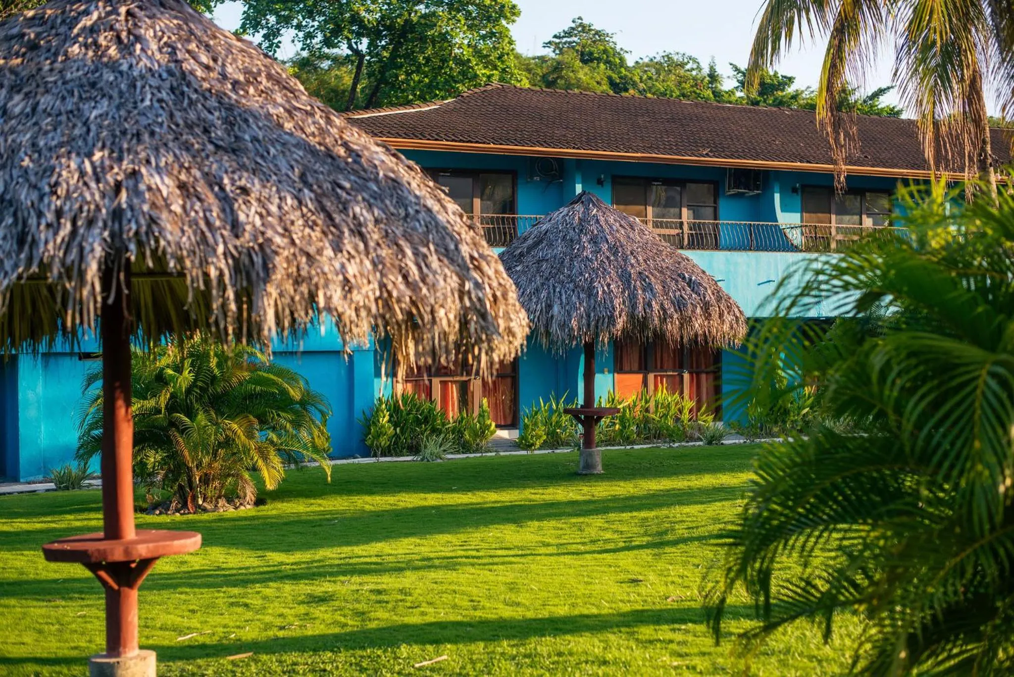 Beach Break Resort & CR Surf Camp