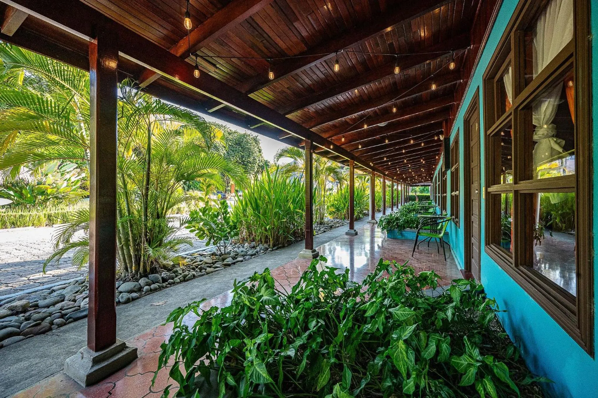 Beach Break Resort & CR Surf Camp