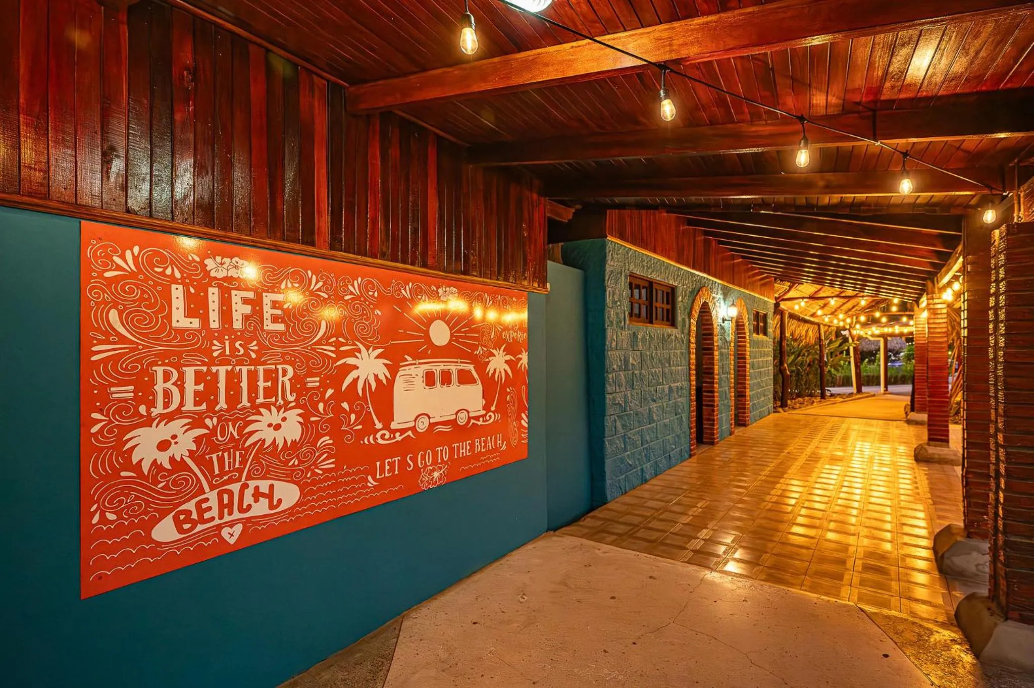 Beach Break Resort & CR Surf Camp