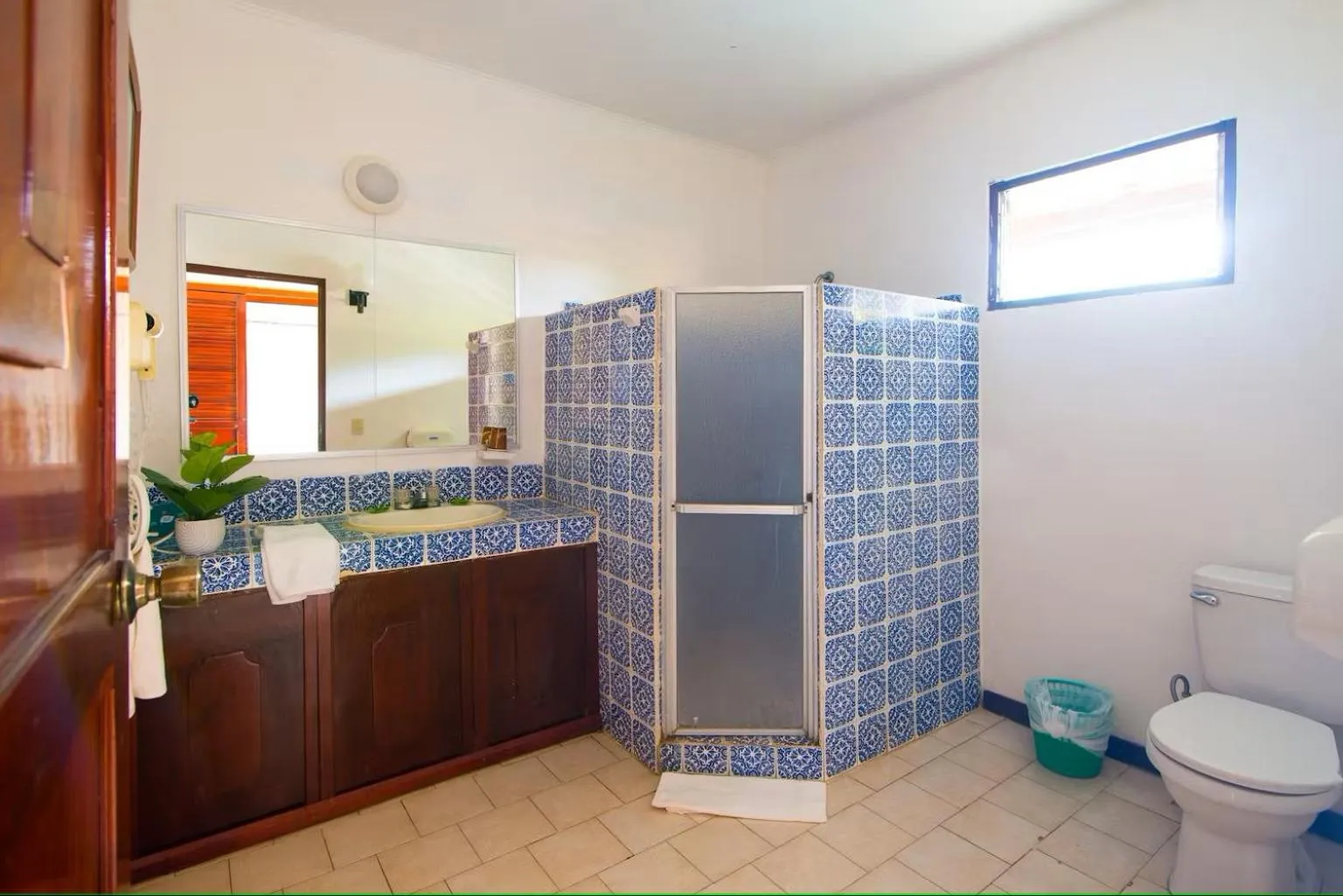 Shower in Beach Break Resort & CR Surf Camp
