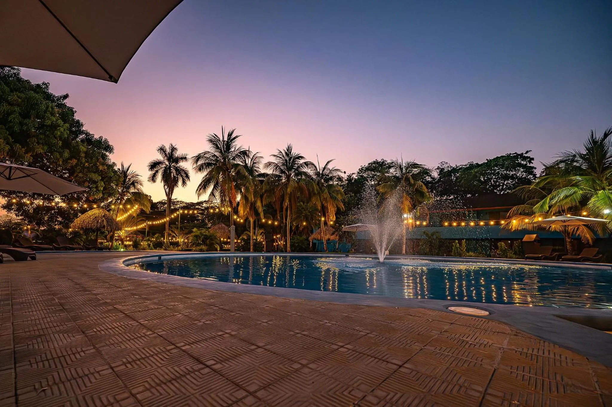 Beach Break Resort & CR Surf Camp