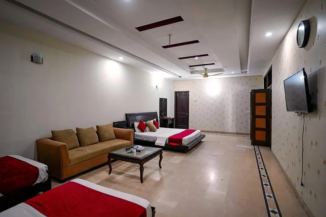 Bed in Capri Inn Guest House