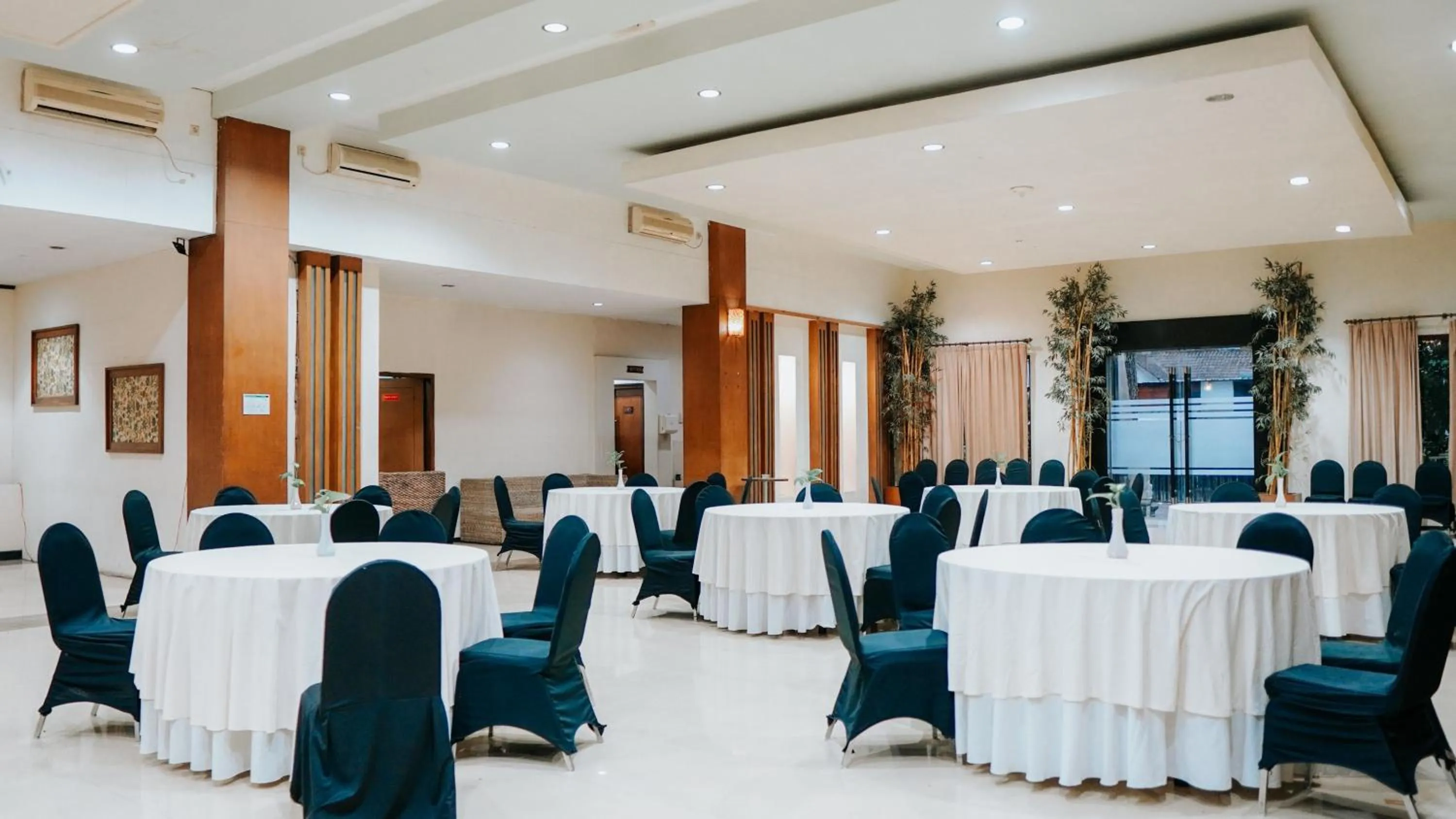 Tuwuh Hotel at Kayutangan