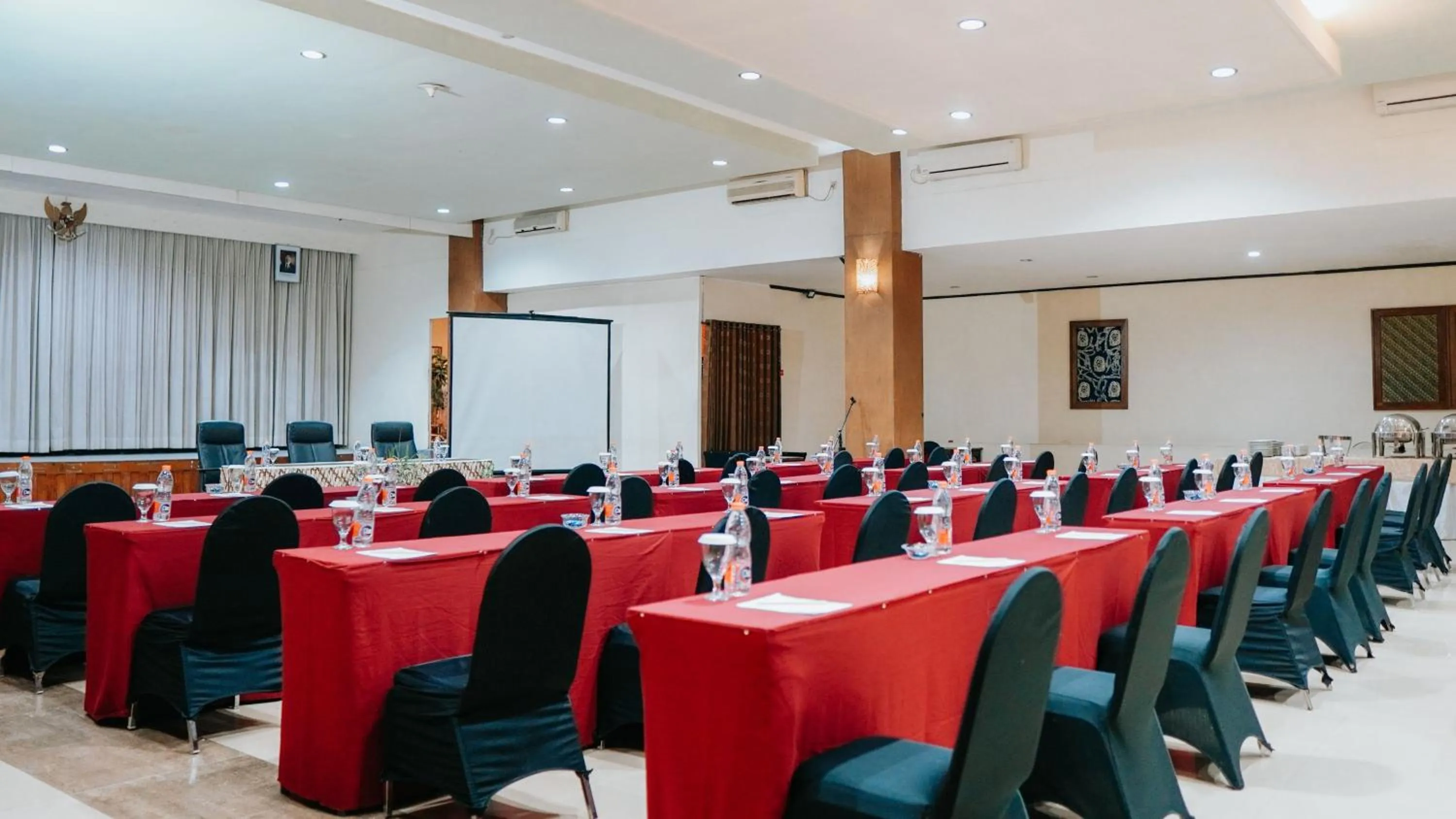 Tuwuh Hotel at Kayutangan