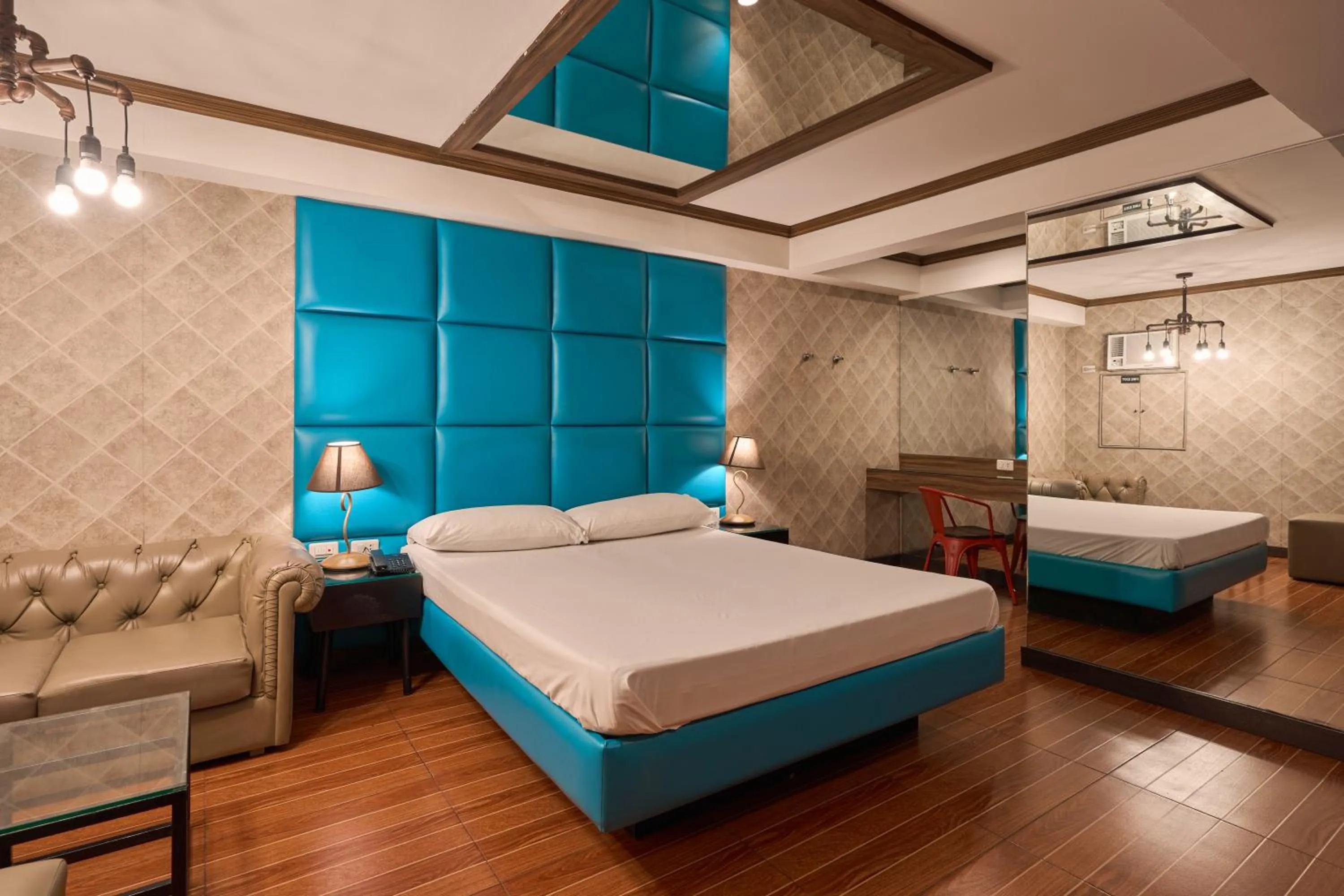 Bedroom, Bed in Victoria Court Hillcrest