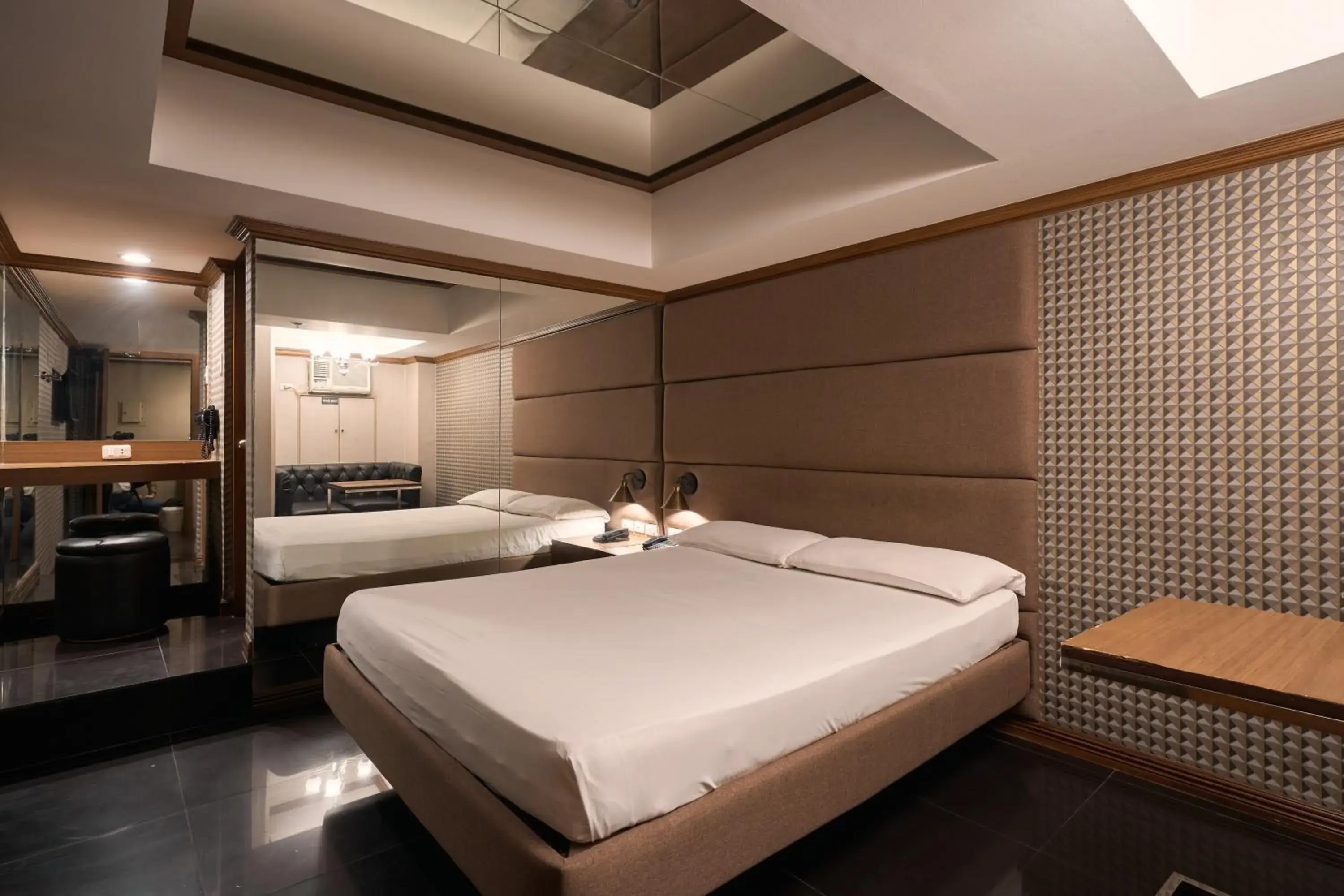 Bedroom, Bed in Victoria Court Hillcrest Bedroom, Bed in Victoria Court Hillcrest