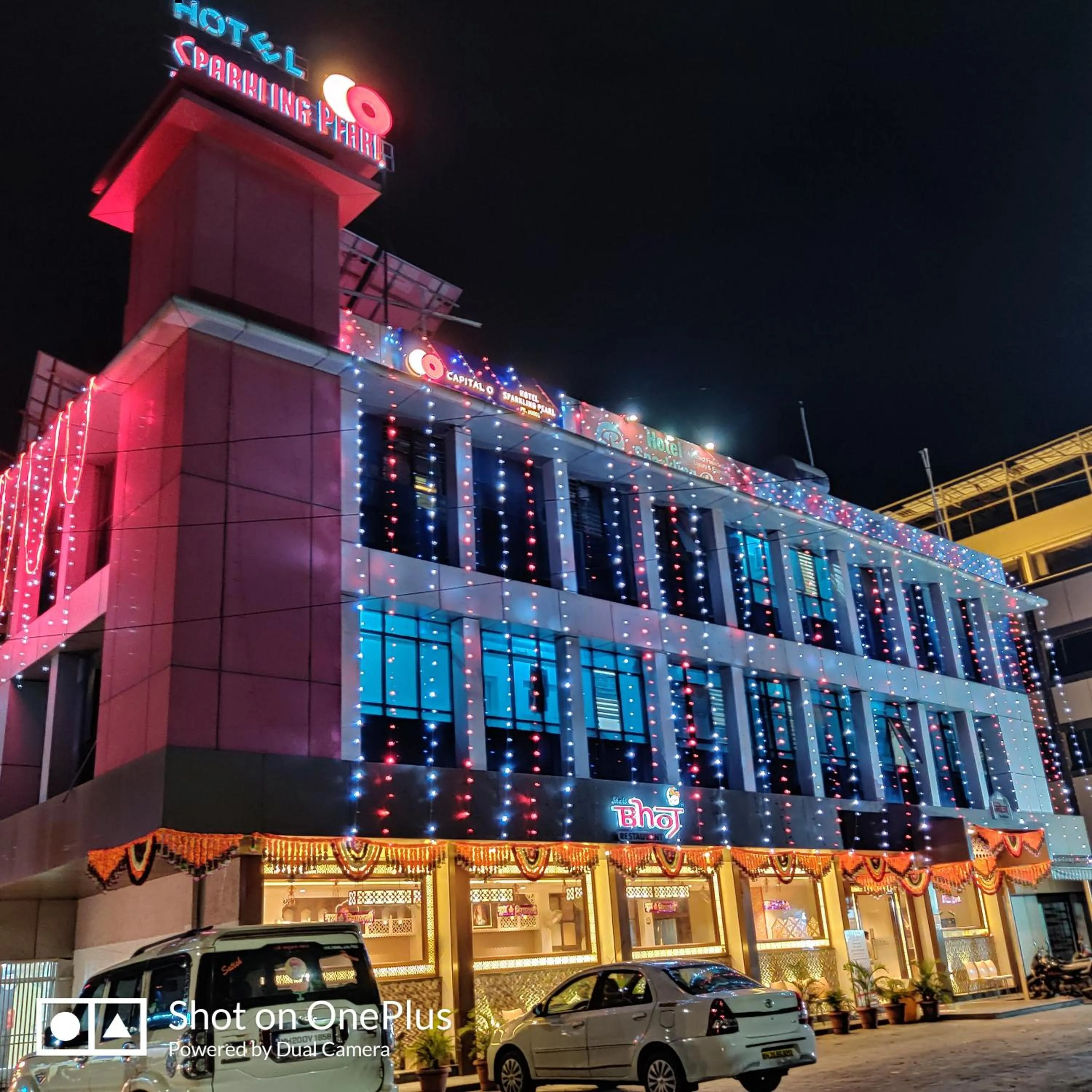 Property building in Hotel Sparkling Pearl