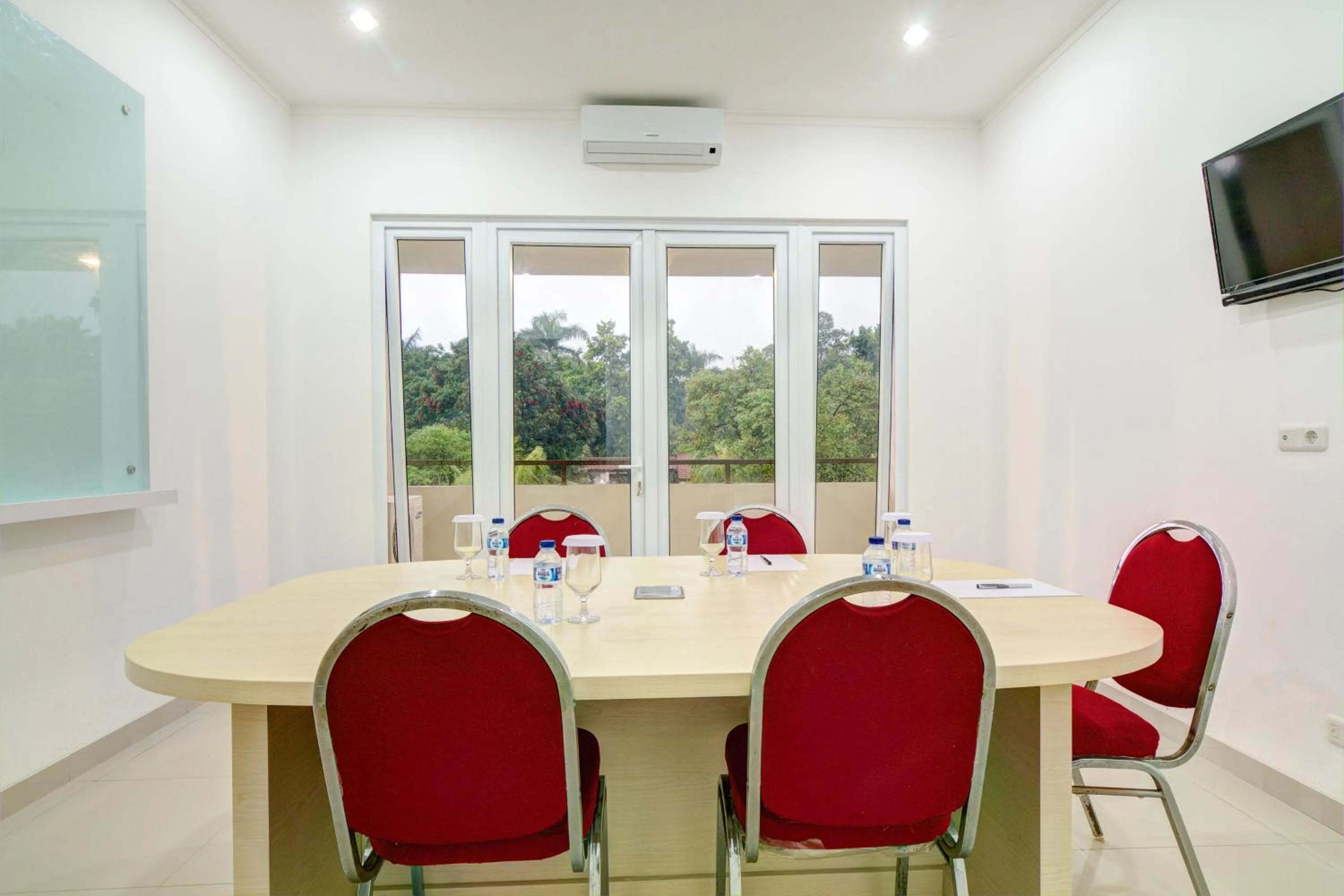 Meeting/conference room in Rumah Kamang Residence
