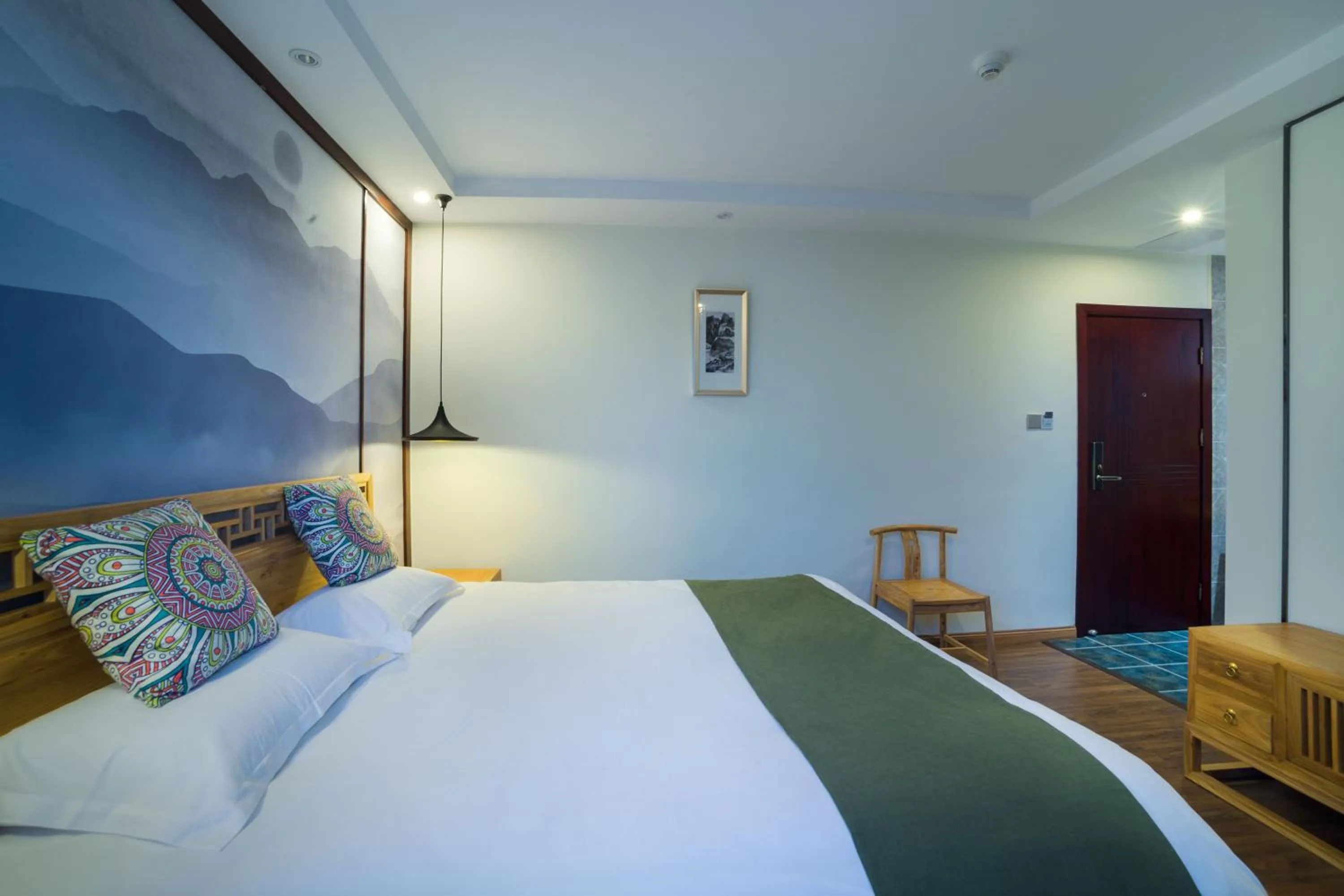 Bedroom, Bed in Riverside Inn Guilin Central