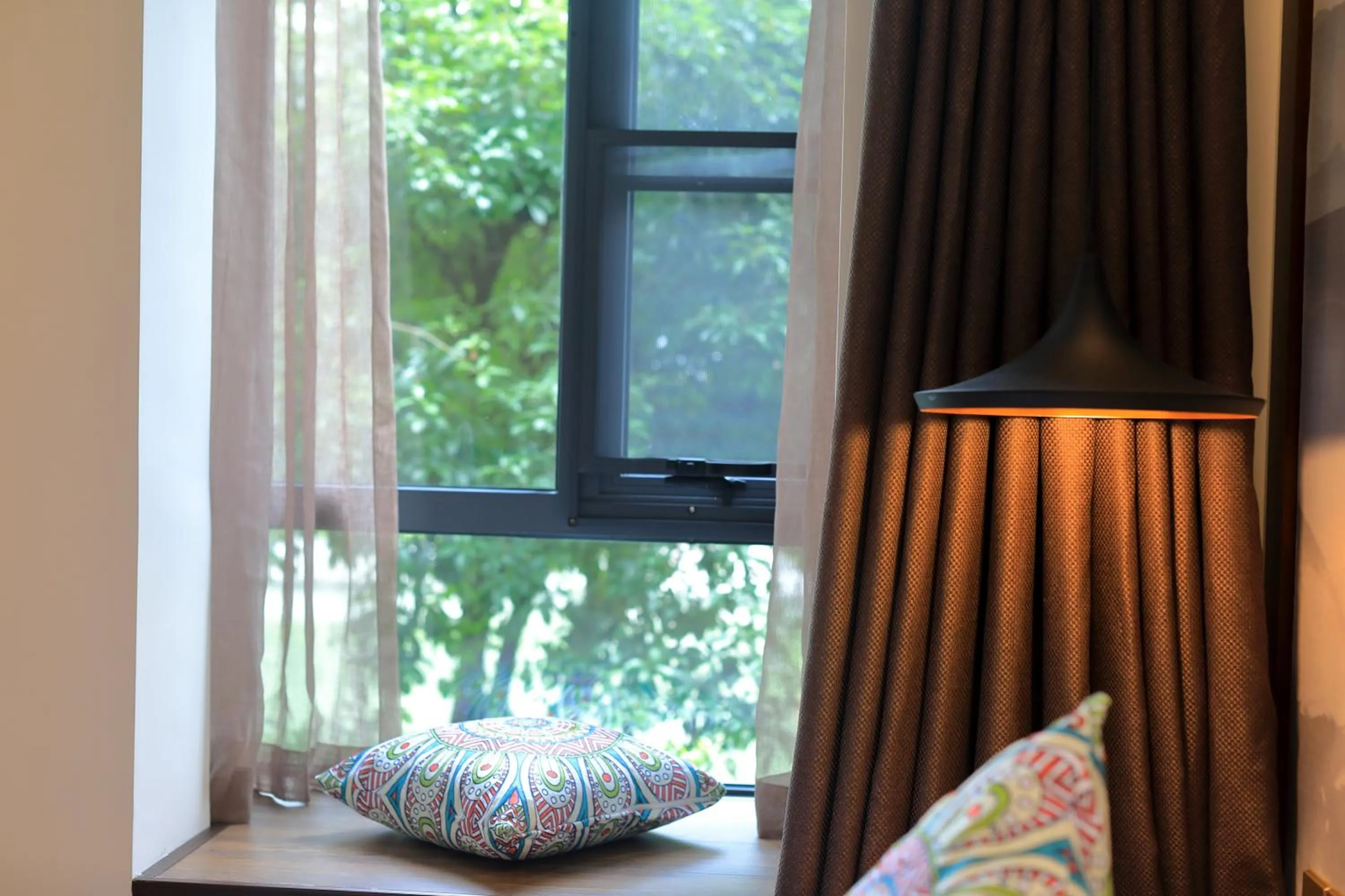 Decorative detail, Bed in Riverside Inn Guilin Central