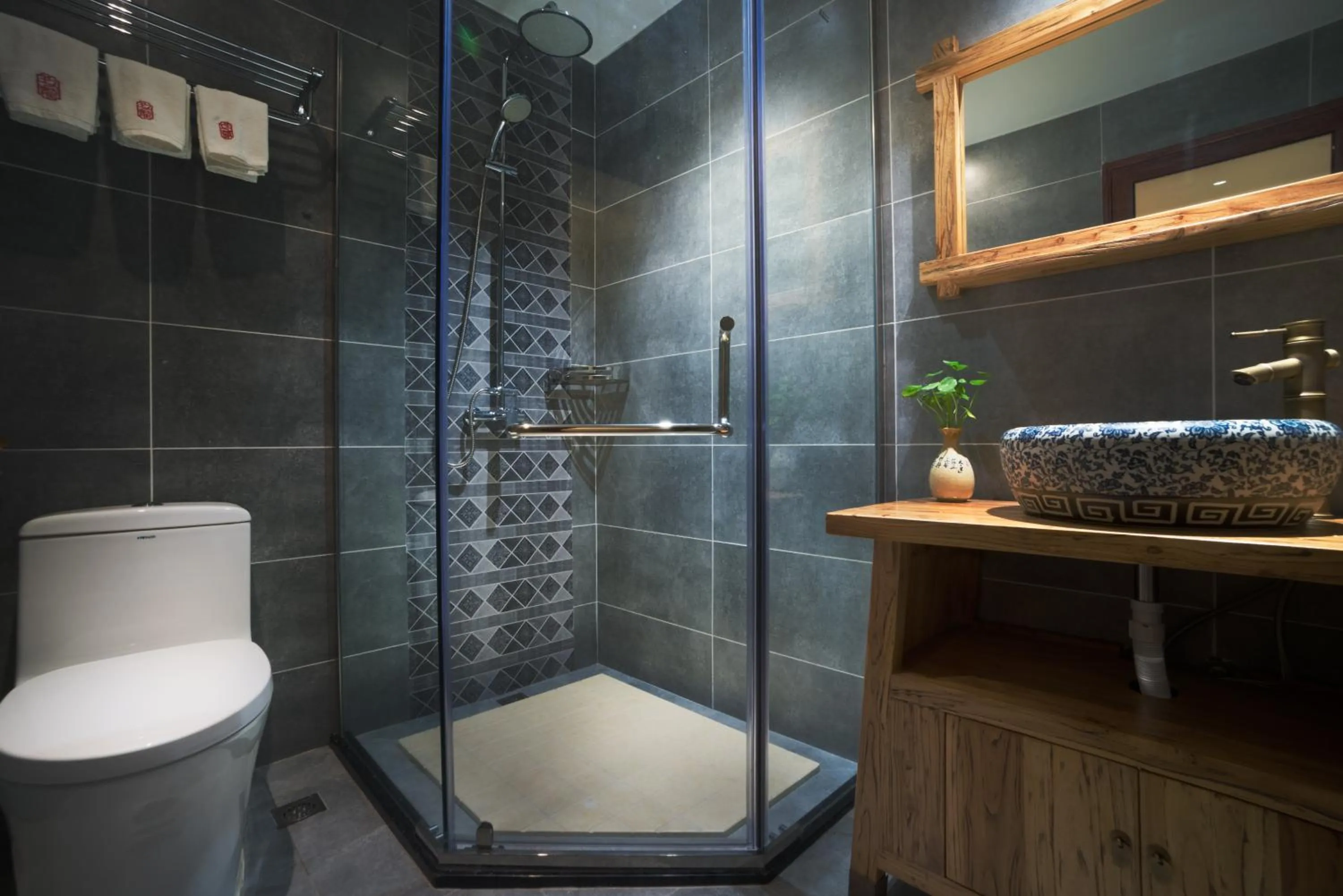 Shower in Riverside Inn Guilin Central