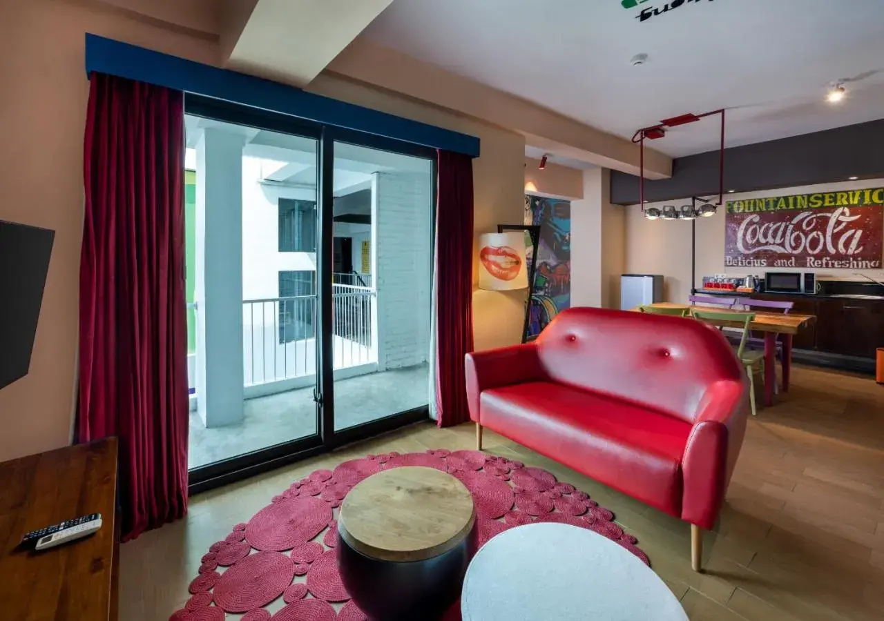 Dash Deluxe Two-Bedroom with Free 2 Bottles Beer in Viva Dash Hotel Seminyak Dash Deluxe Two-Bedroom with Free 2 Bottles Beer in Viva Dash Hotel Seminyak