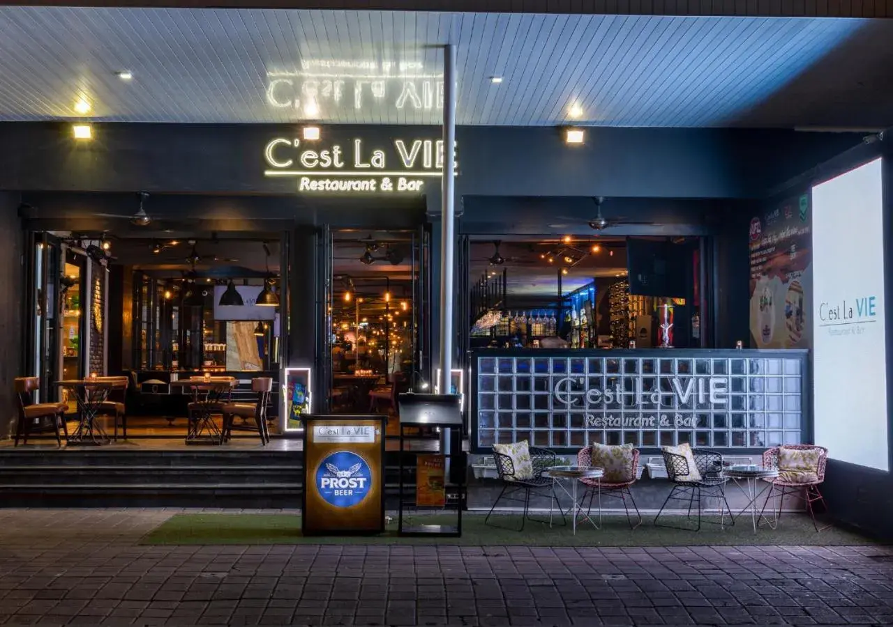 Restaurant/places to eat in Viva Dash Hotel Seminyak Restaurant/places to eat in Viva Dash Hotel Seminyak