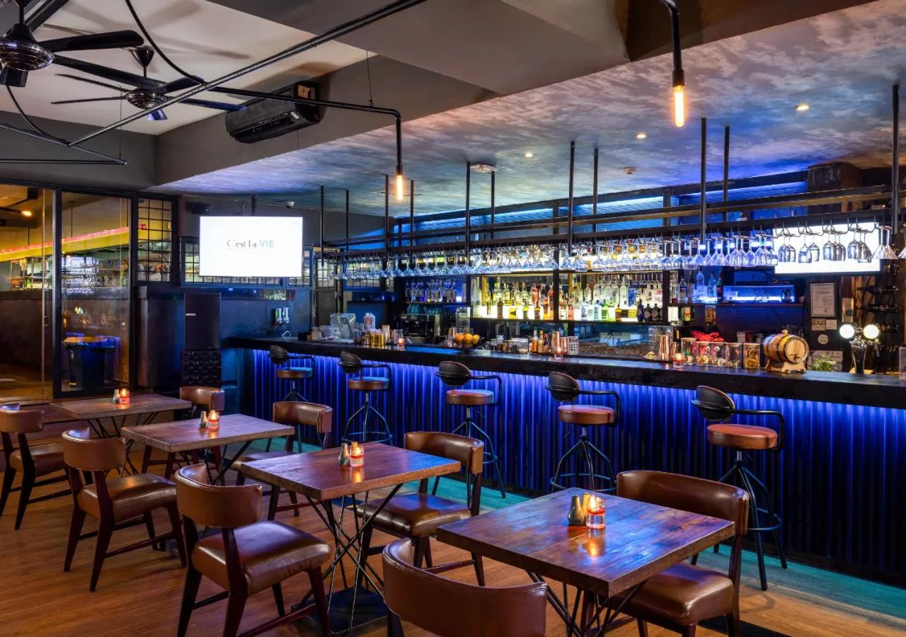 Restaurant/places to eat in Viva Dash Hotel Seminyak