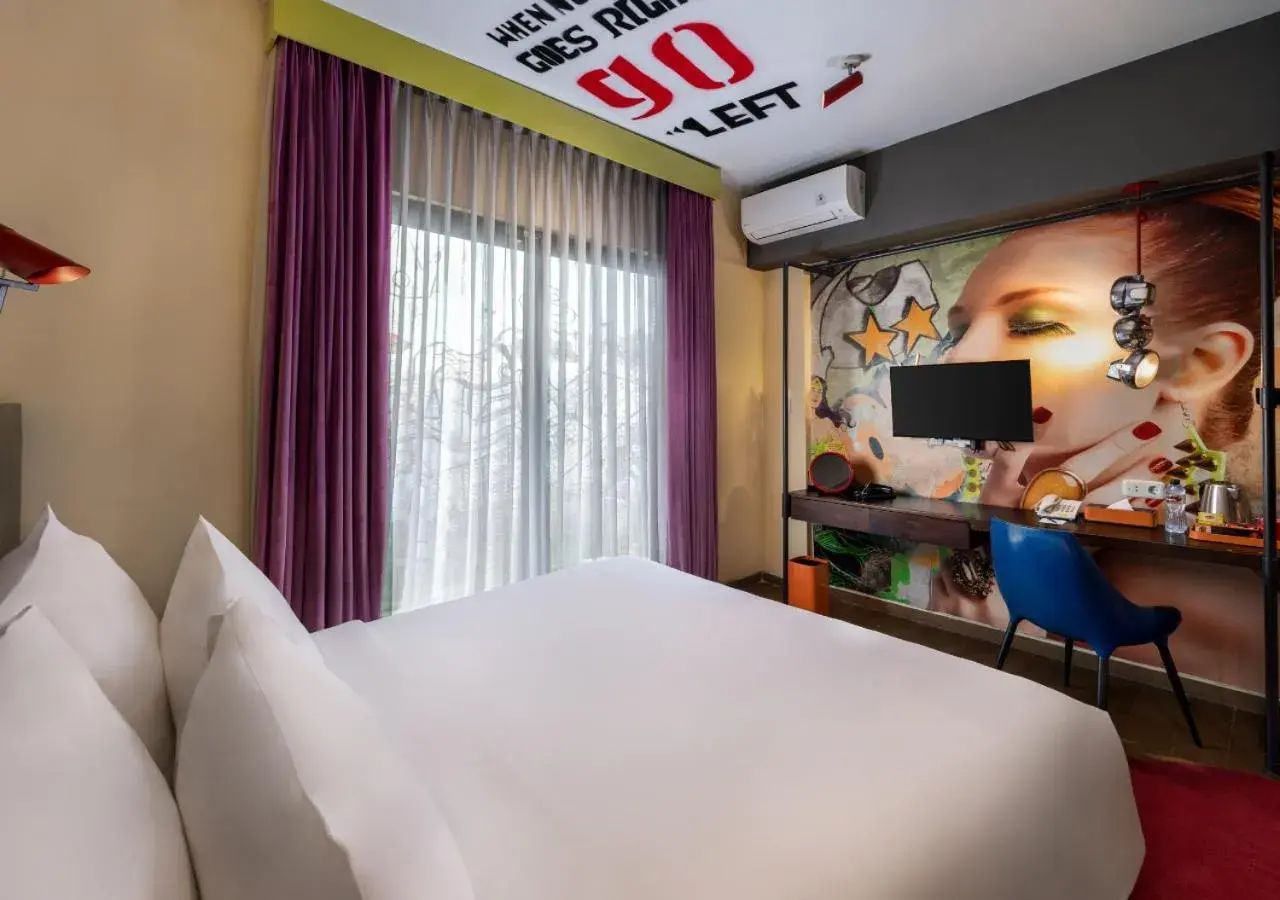 Bedroom, Bed in Viva Dash Hotel Seminyak Bedroom, Bed in Viva Dash Hotel Seminyak