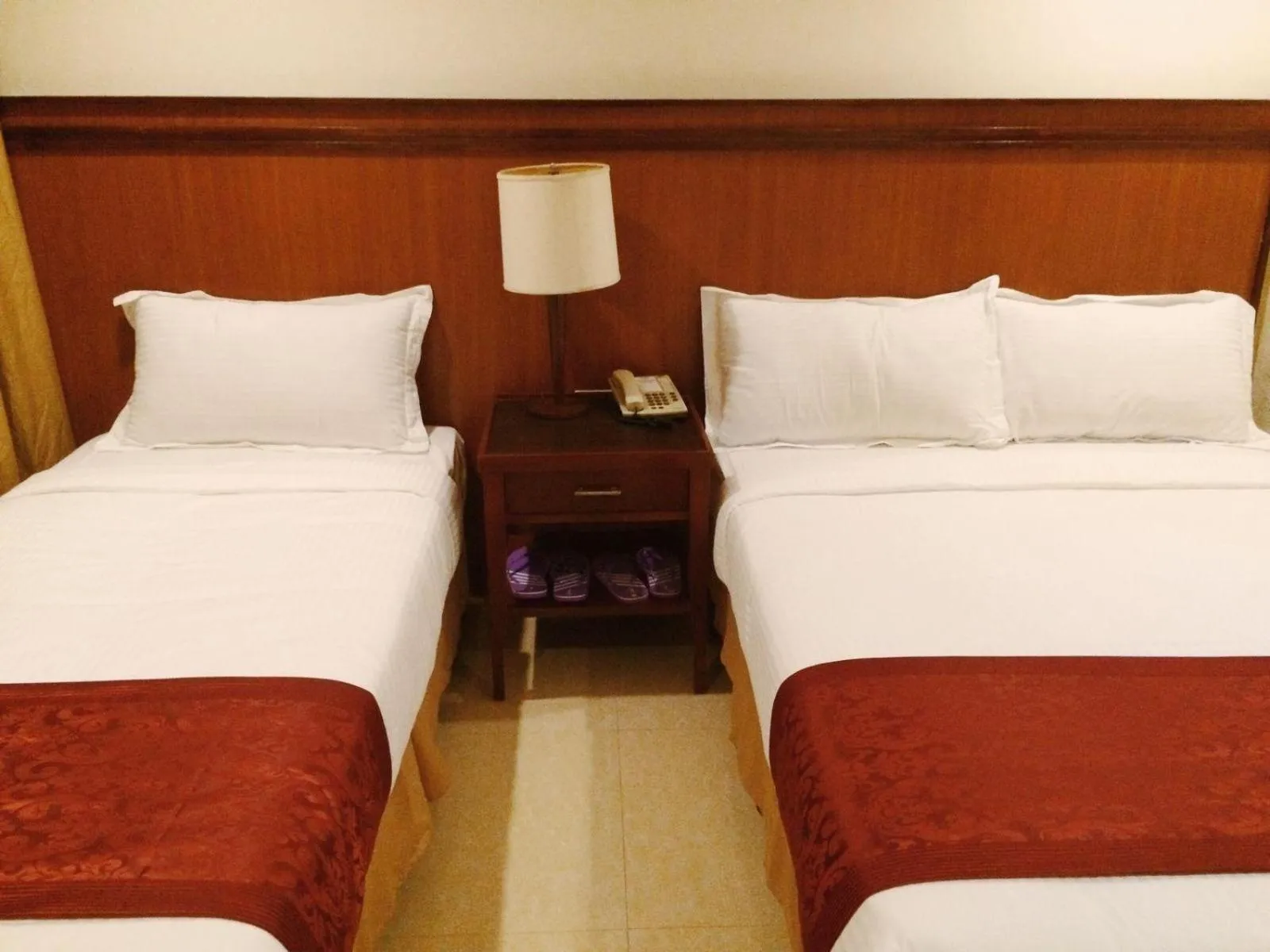 Bed in Chinatown Lai Lai Hotel Inc