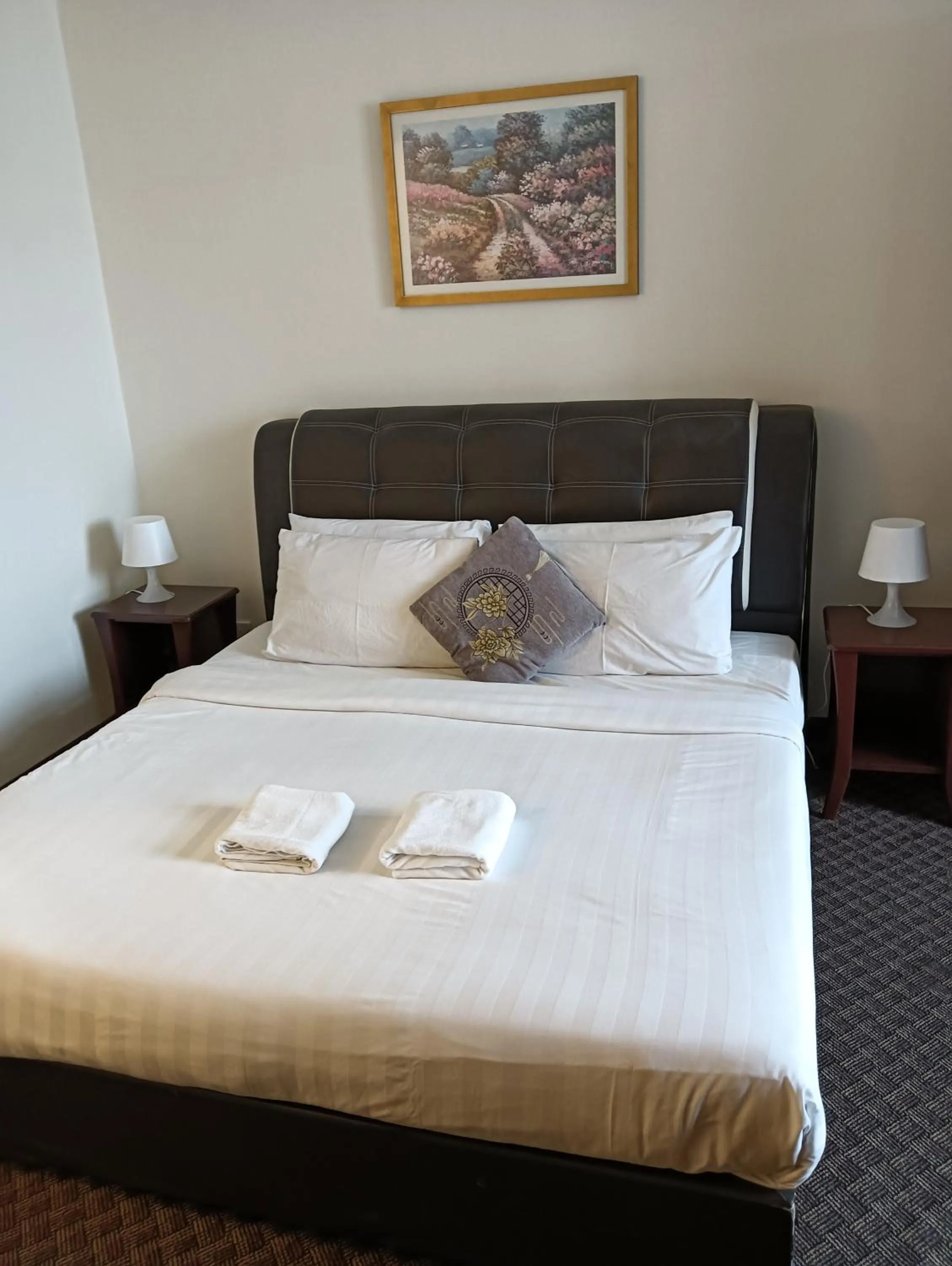 Bed in Eastern Suites Times Square KL