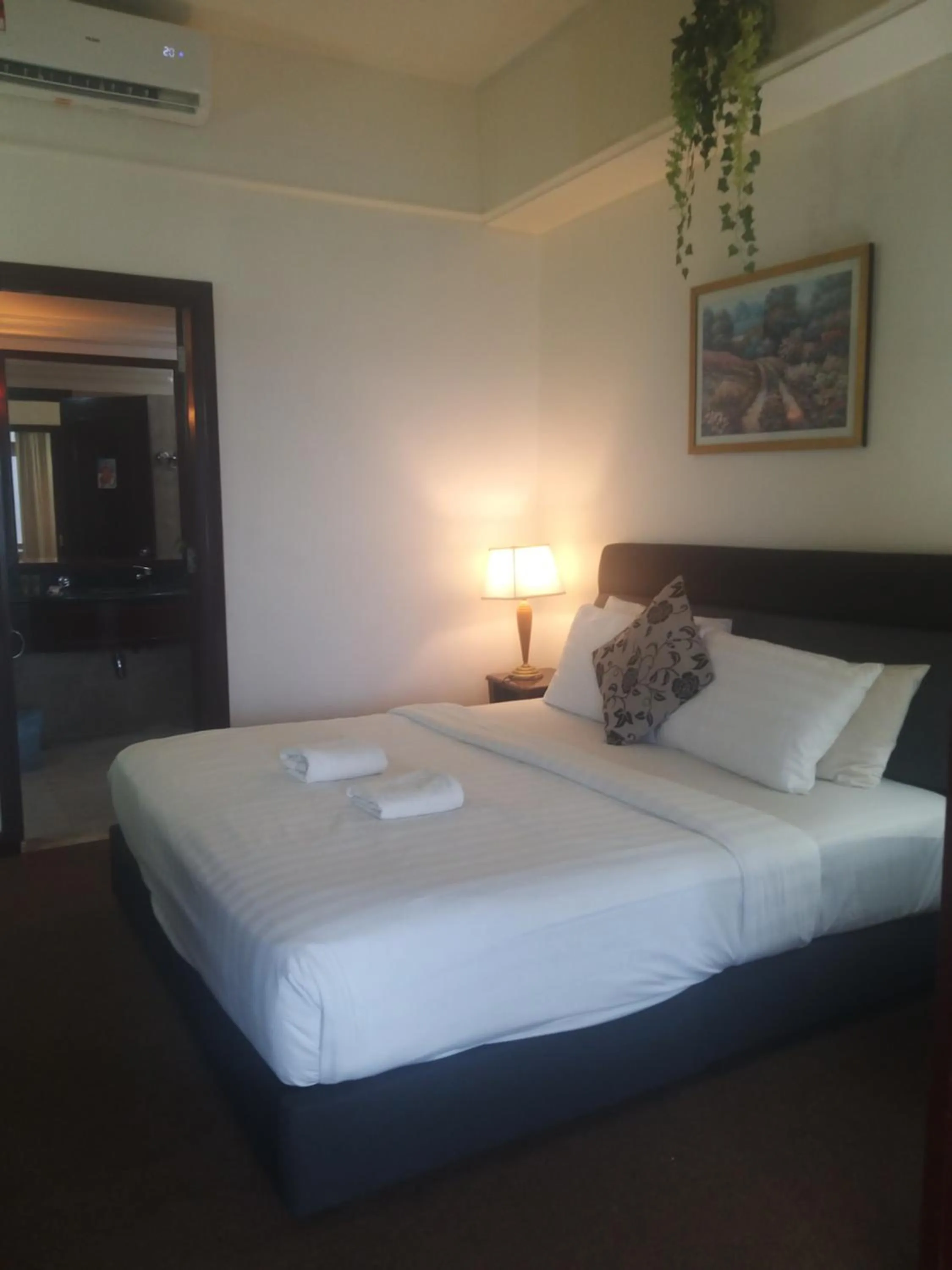 Bedroom, Bed in Eastern Suites Times Square KL