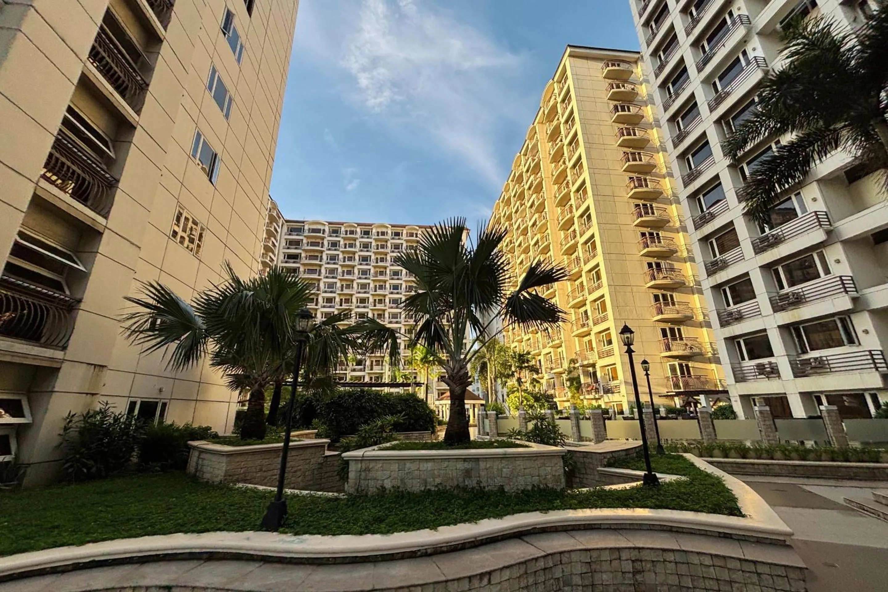 Garden in Extremeli Suites