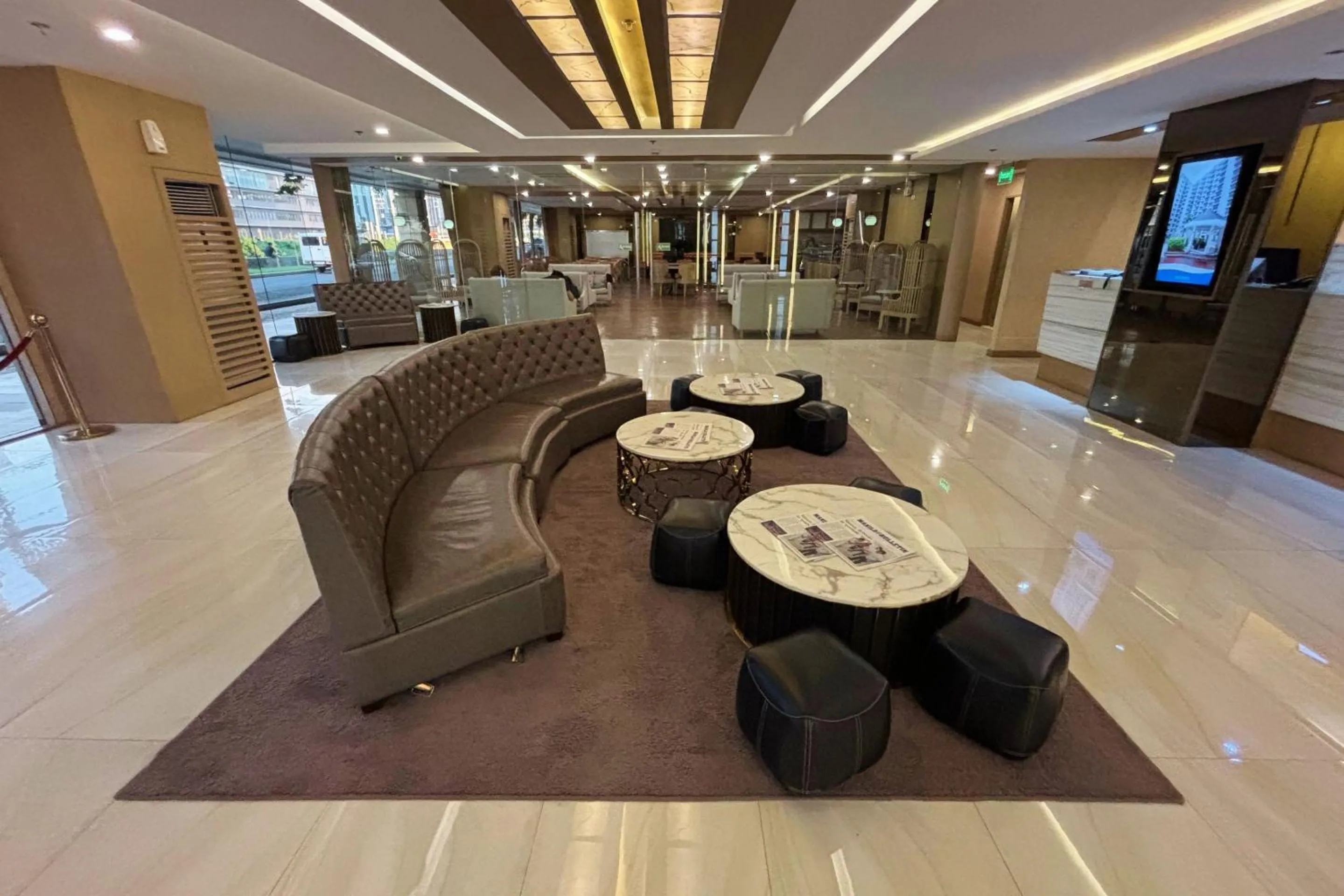 Lobby or reception in Extremeli Suites