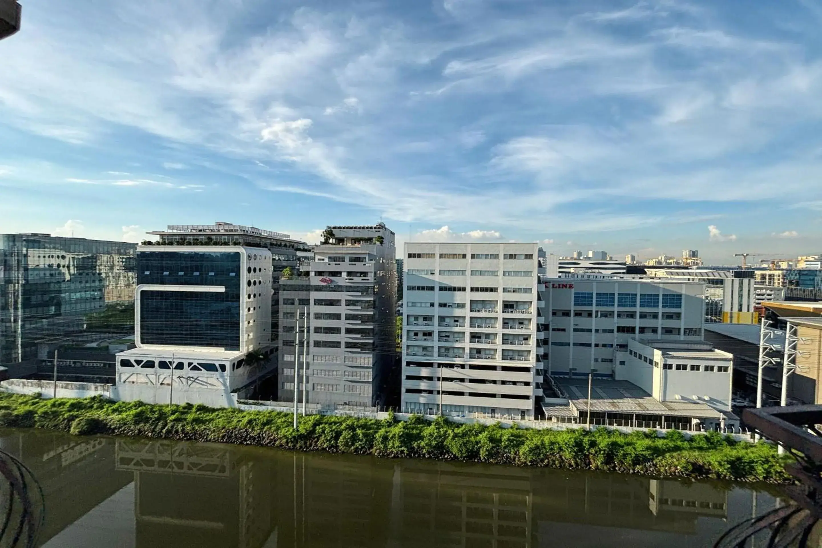 City view in Extremeli Suites City view in Extremeli Suites