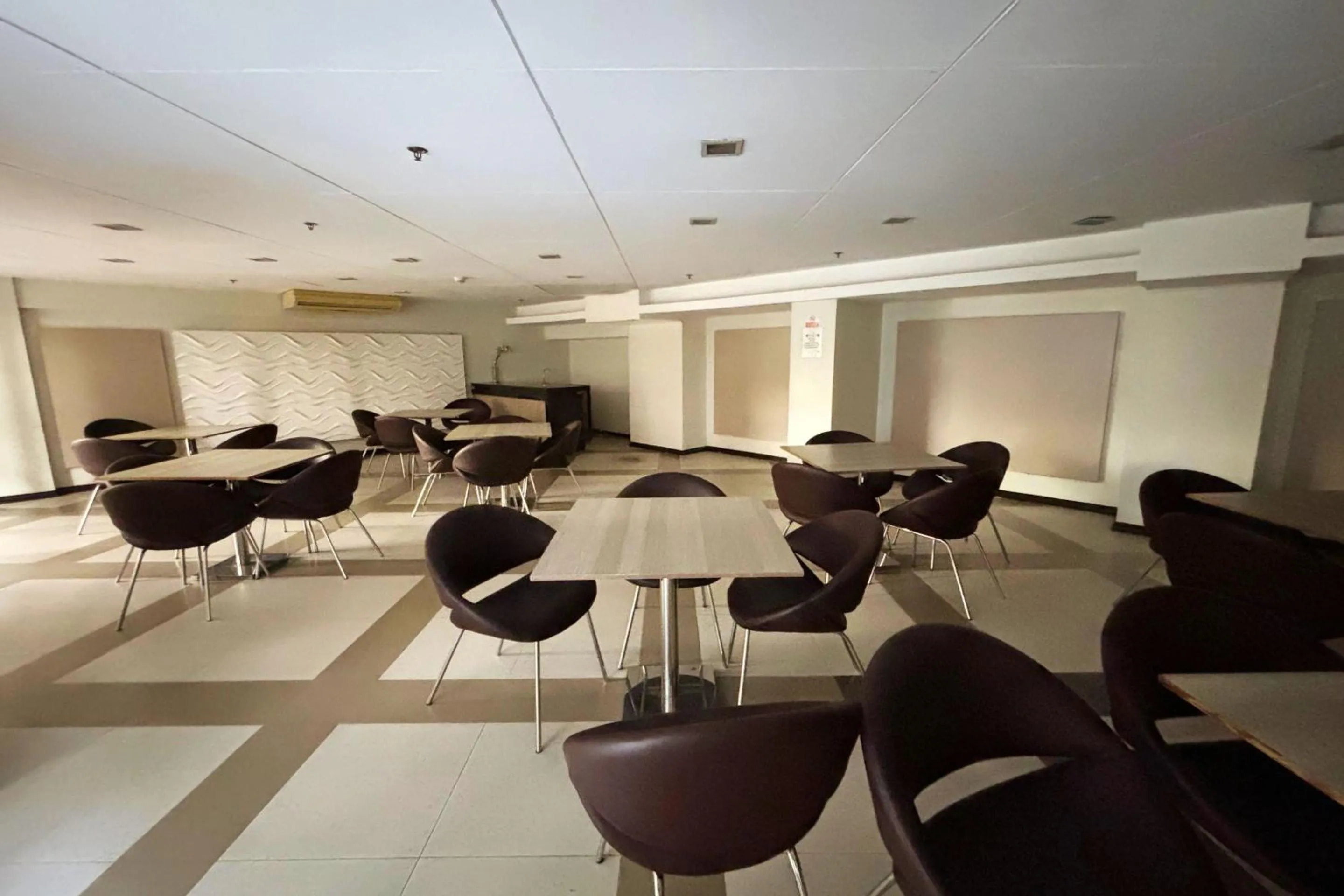 Seating area in Extremeli Suites