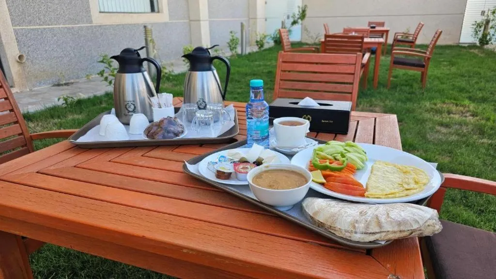 Restaurant/places to eat in Raoum Inn Hotel Apartments - Buraydah