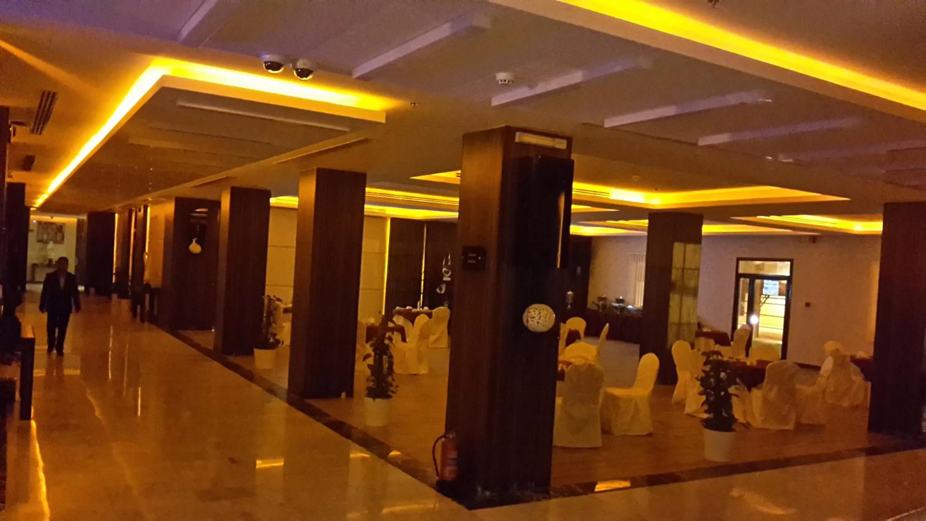 Restaurant/places to eat in Raoum Inn Hotel Apartments - Buraydah