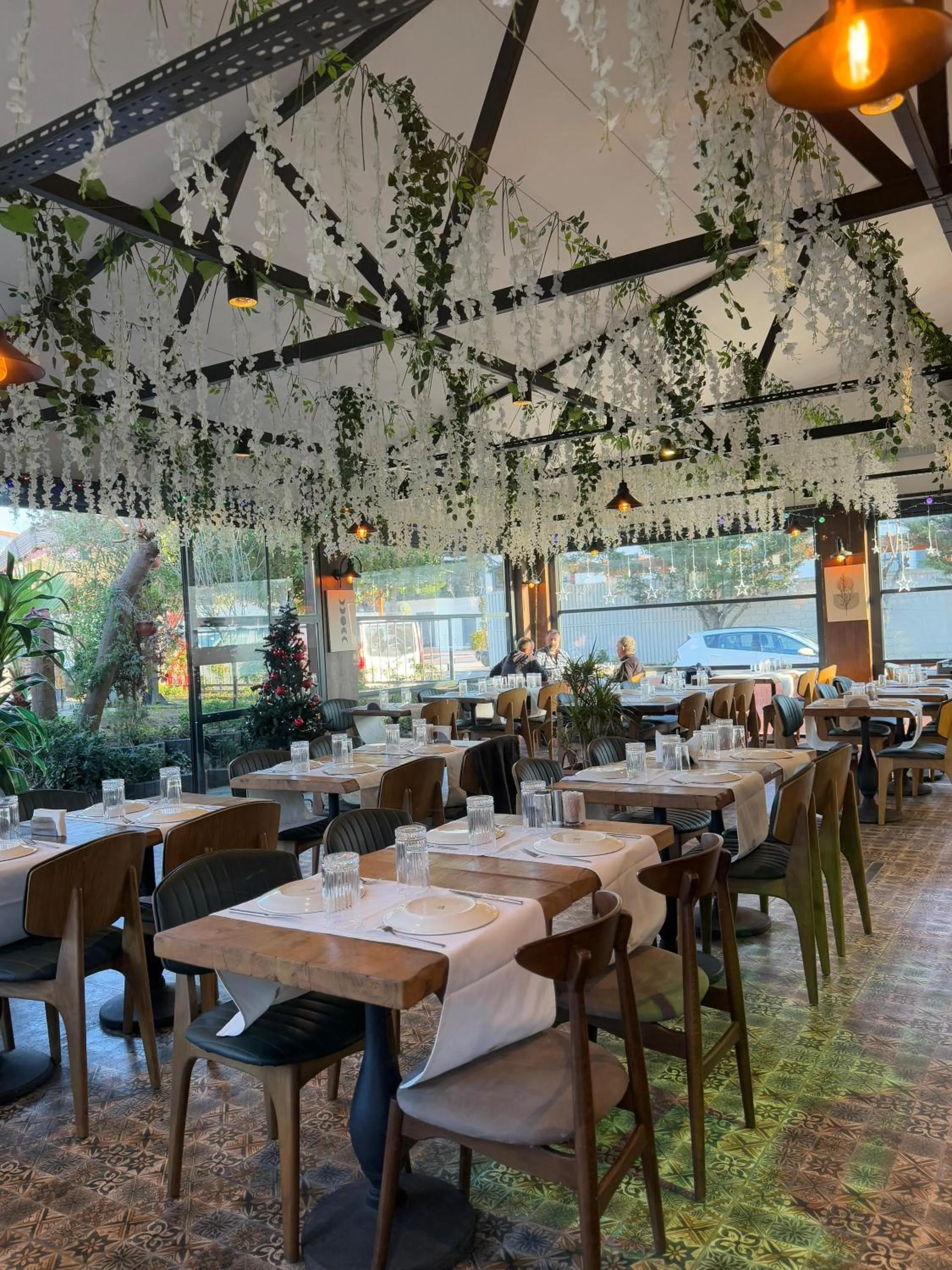 Restaurant/places to eat in Bohem Hotel