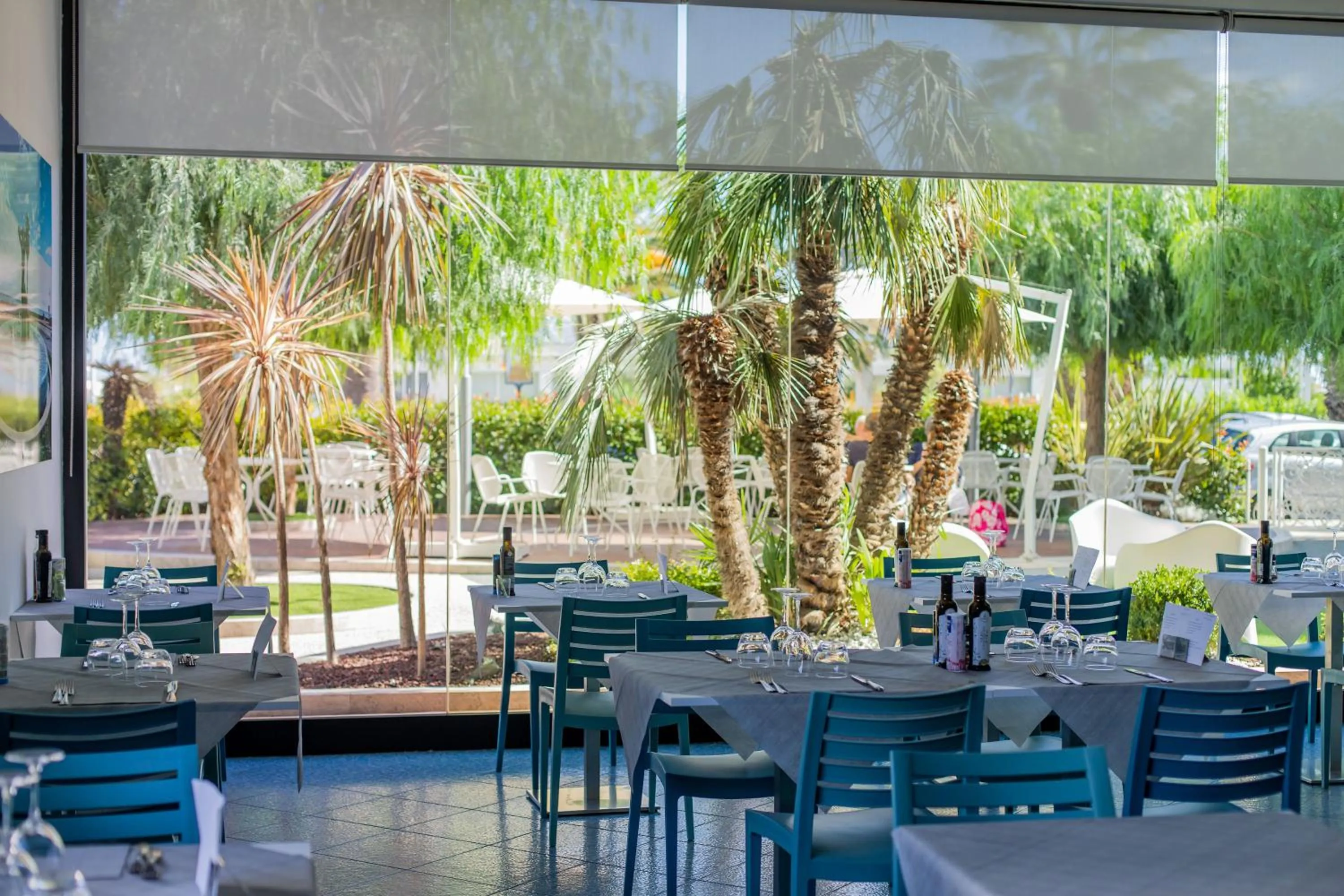 Restaurant/places to eat in Hotel Continental