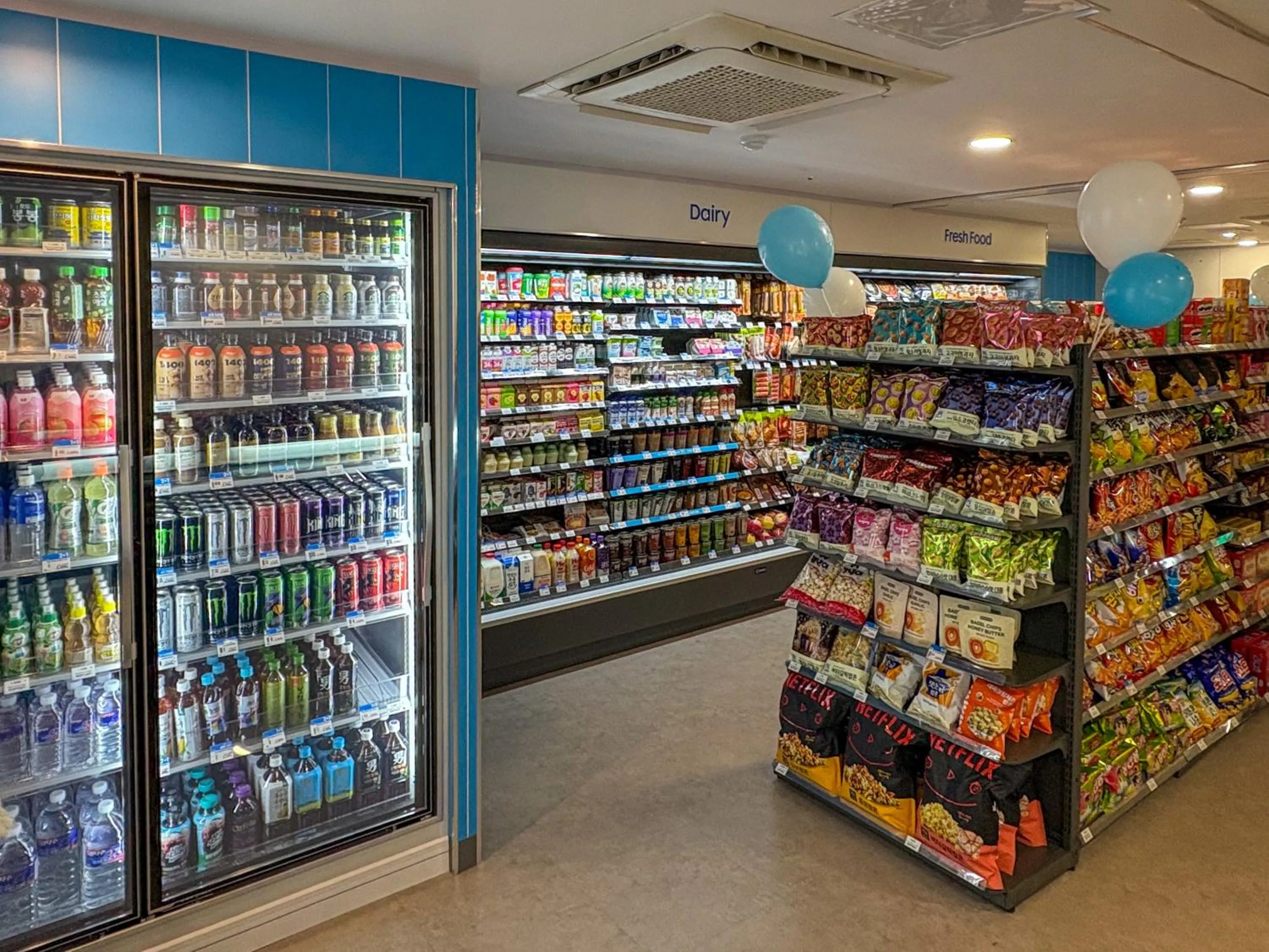 Supermarket/grocery shop in Best Western Jeju Hotel