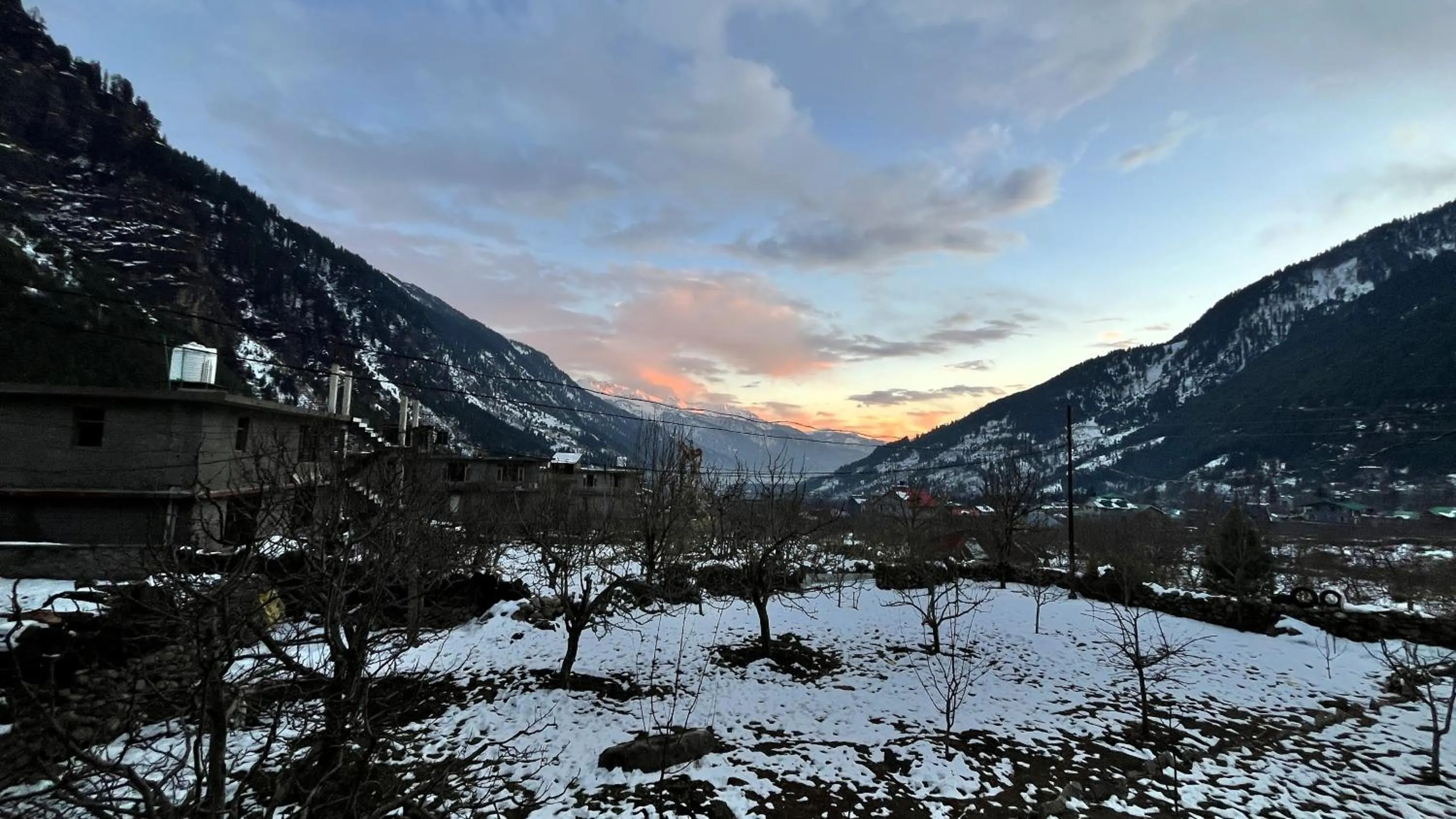 Winter in WANDER THRIVES INN By Ads Manali