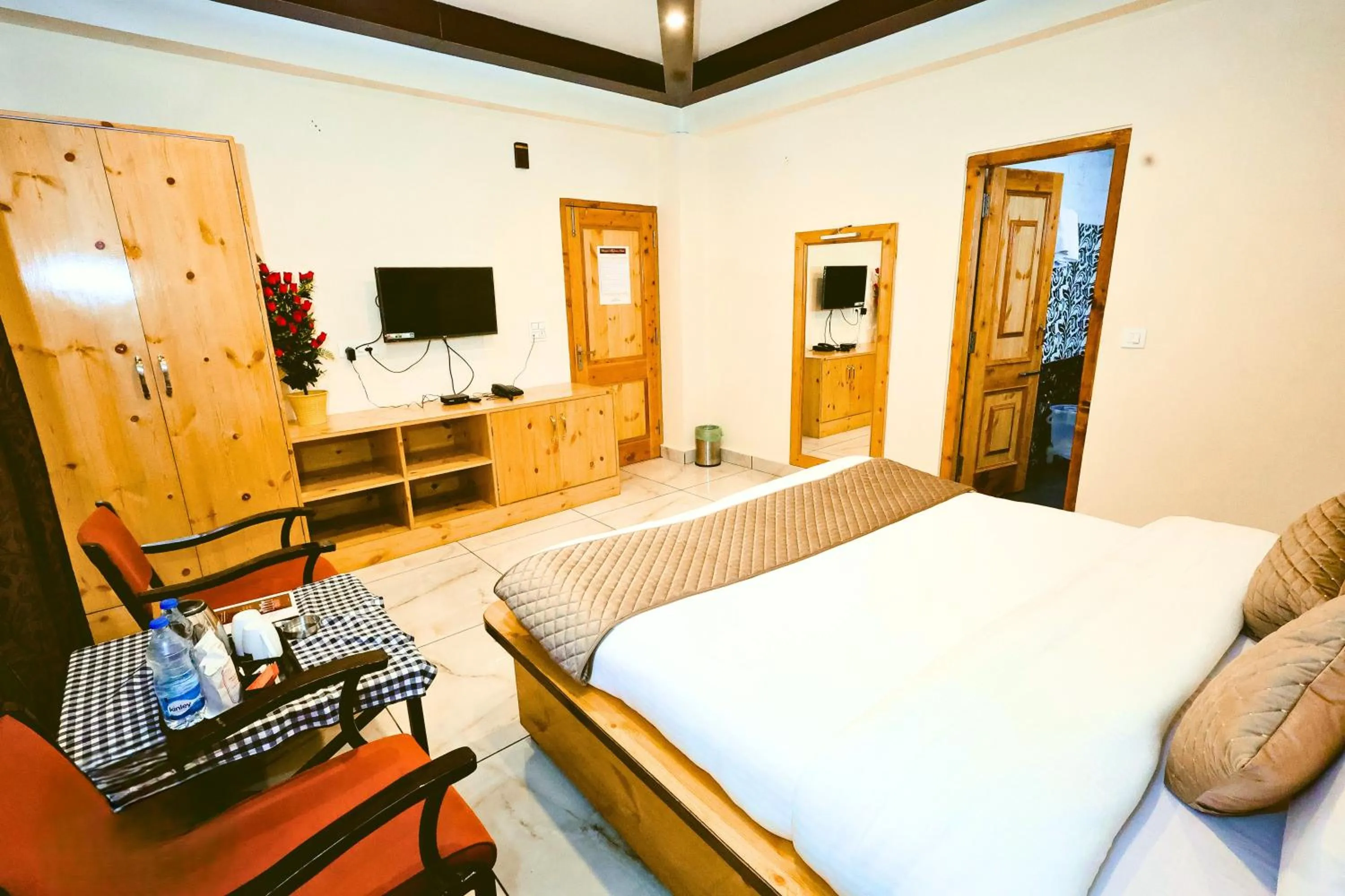 Bed in WANDER THRIVES INN By Ads Manali