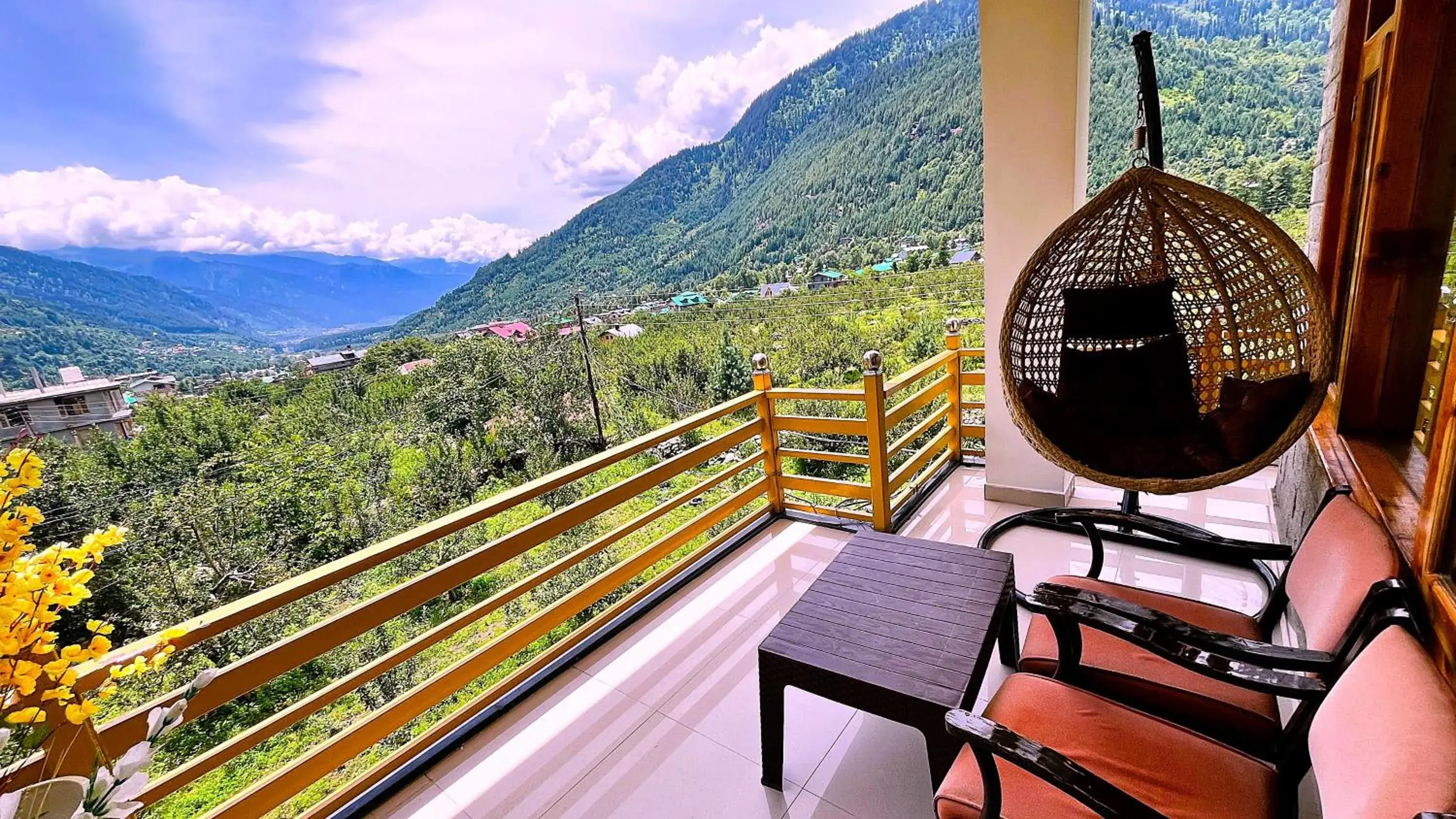 Inner courtyard view in WANDER THRIVES INN By Ads Manali Inner courtyard view in WANDER THRIVES INN By Ads Manali