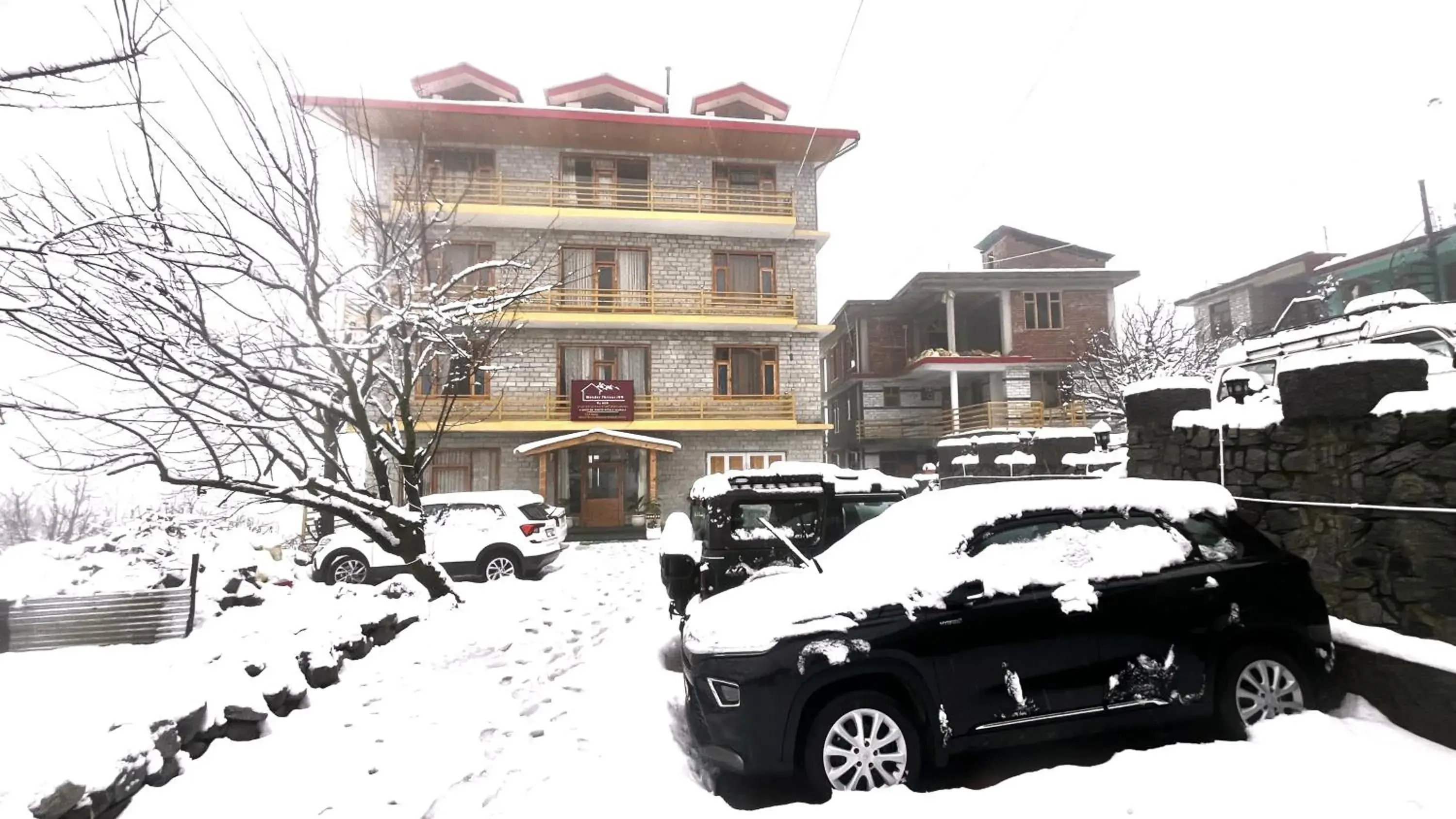 Property building in WANDER THRIVES INN By Ads Manali Property building in WANDER THRIVES INN By Ads Manali