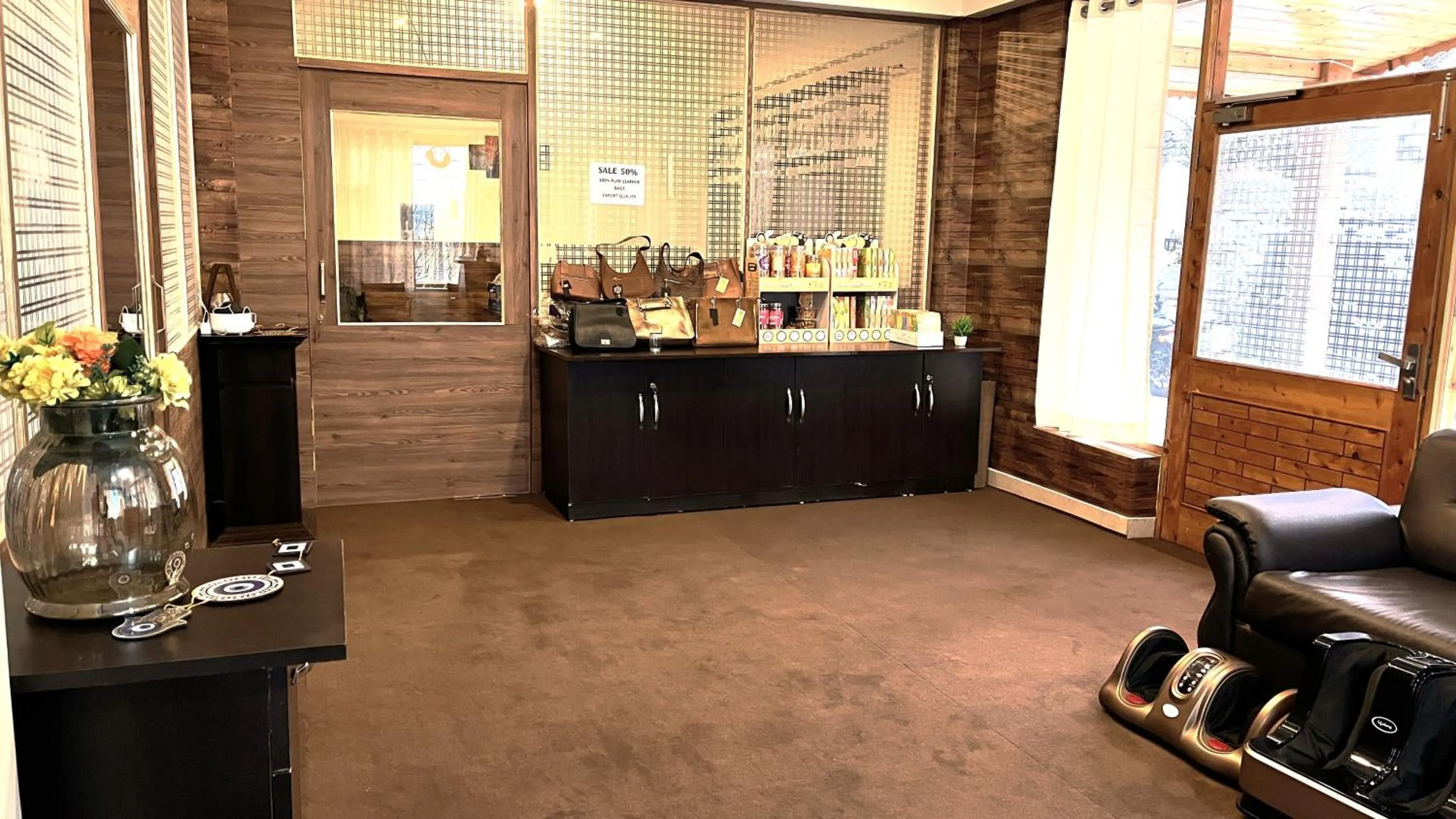 Lobby or reception in WANDER THRIVES INN By Ads Manali