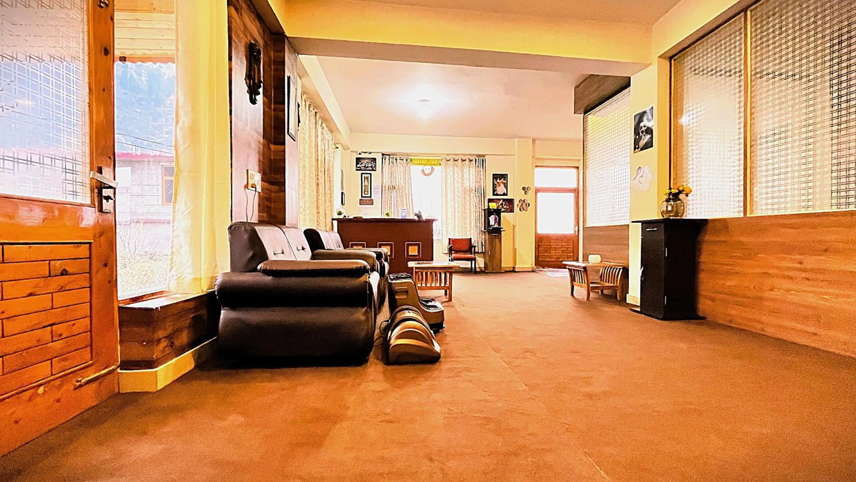 Lobby or reception in WANDER THRIVES INN By Ads Manali