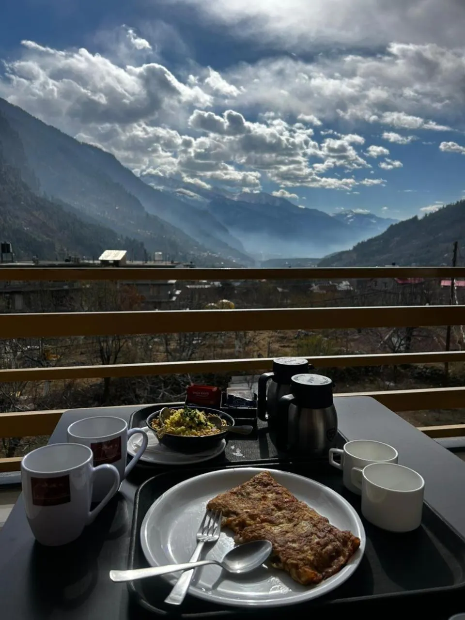 Dining area in WANDER THRIVES INN By Ads Manali