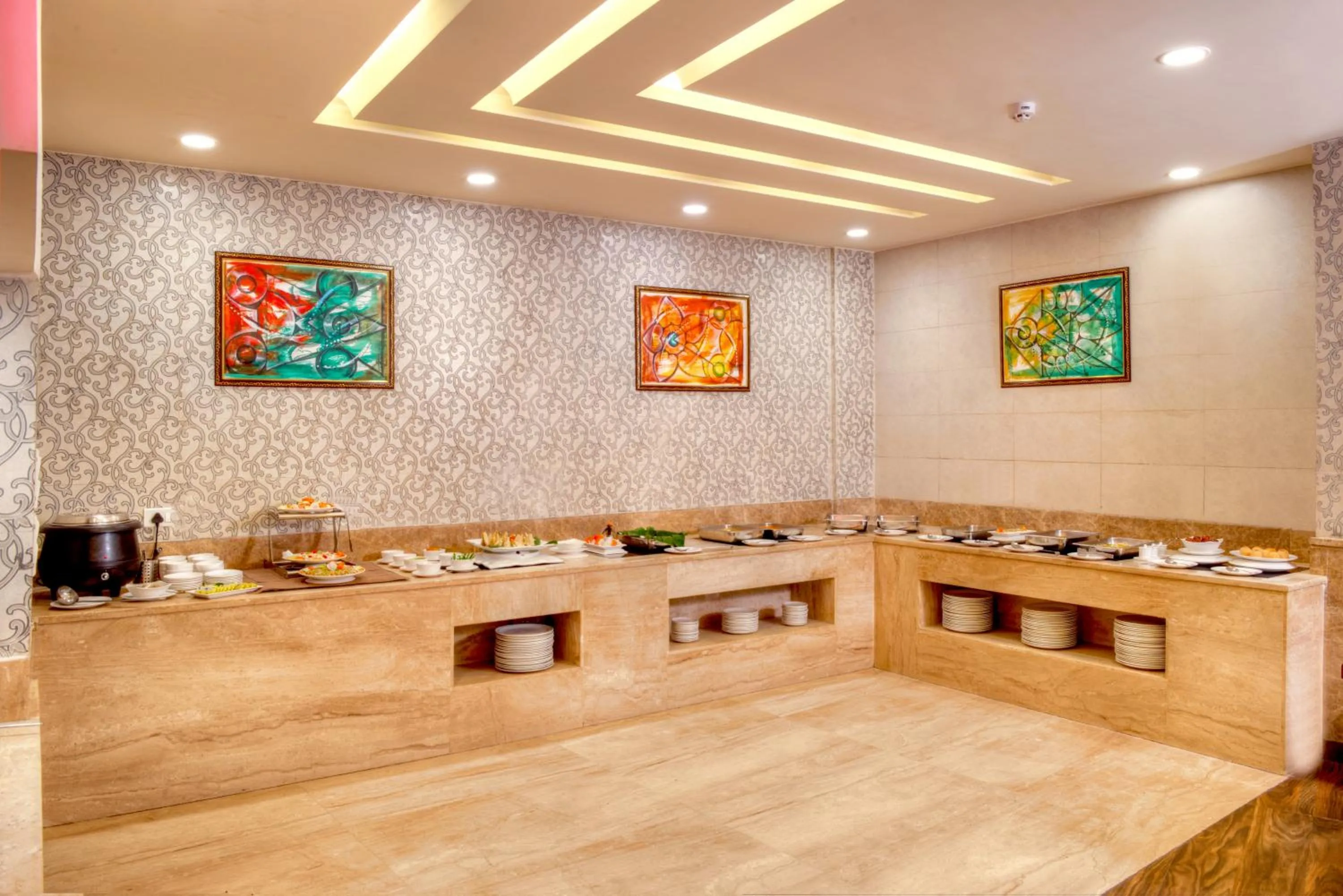 Continental breakfast in Lemon Tree Hotel, Katra